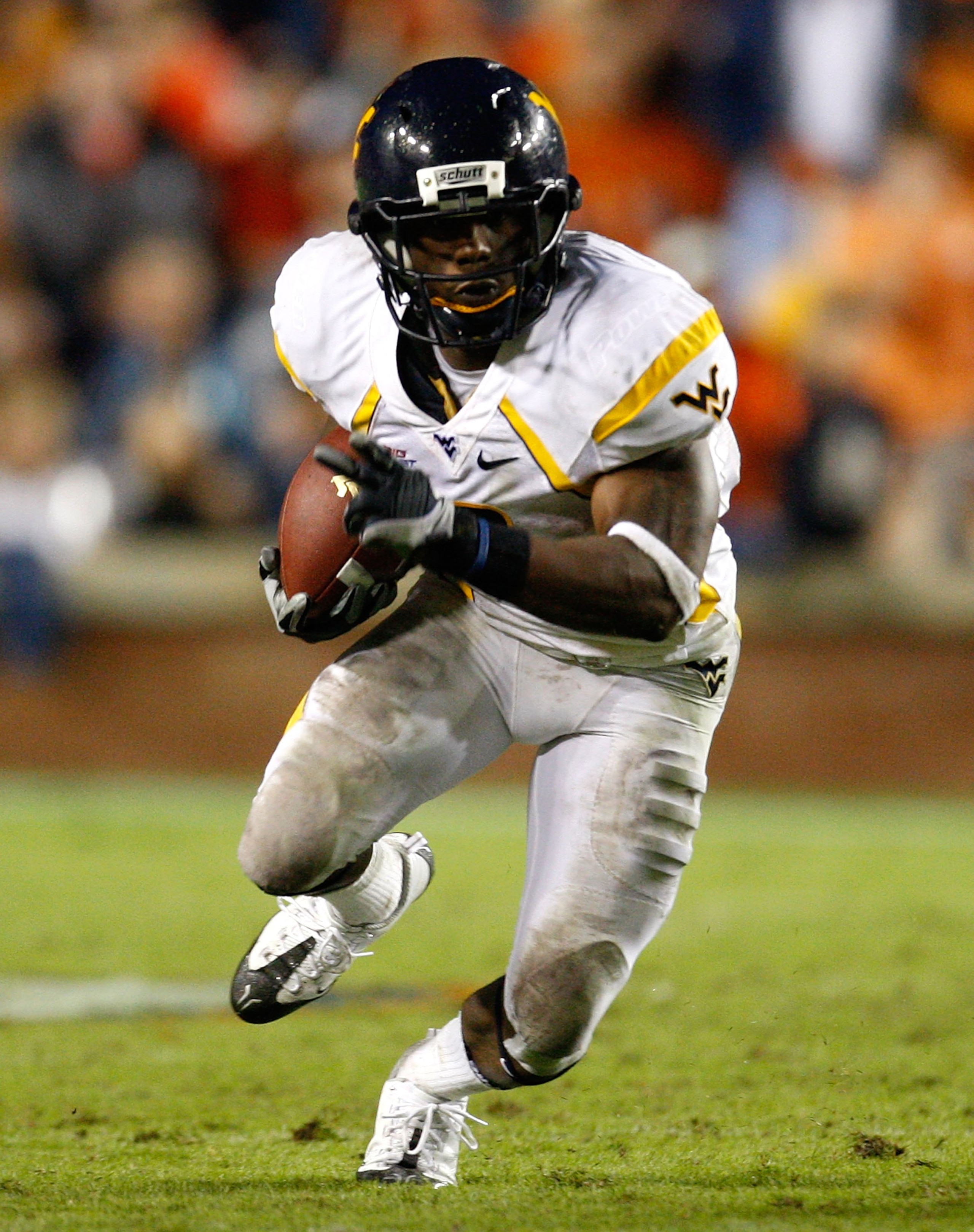 AUBURN, AL - SEPTEMBER 19:  Jock Sanders #9 of the West Virginia Mountaineers against the Auburn Tigers at Jordan-Hare Stadium on September 19, 2009 in Auburn, Alabama.  (Photo by Kevin C. Cox/Getty Images)