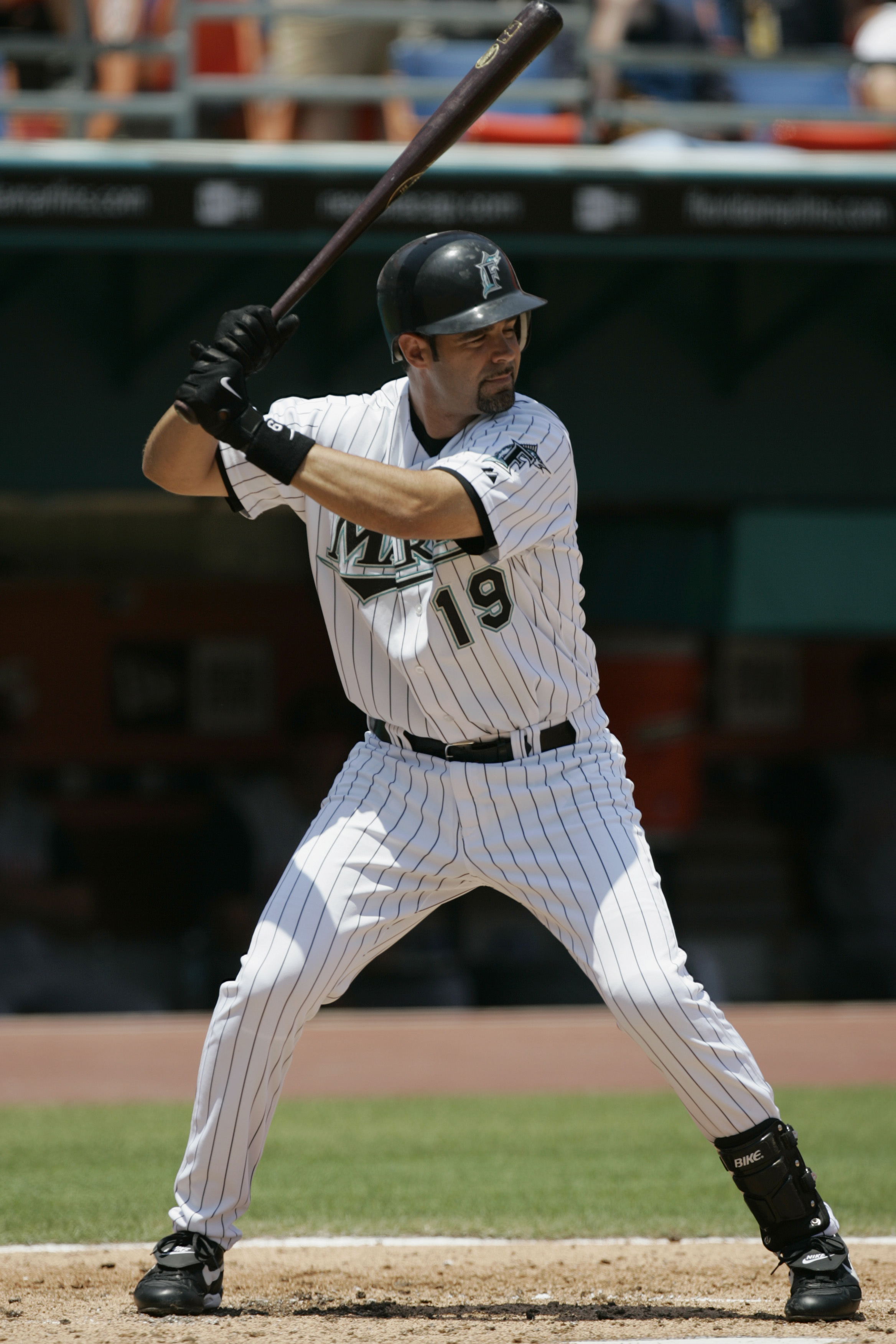 This Day in Yankees History: Mike Lowell traded for Ed Yarnall