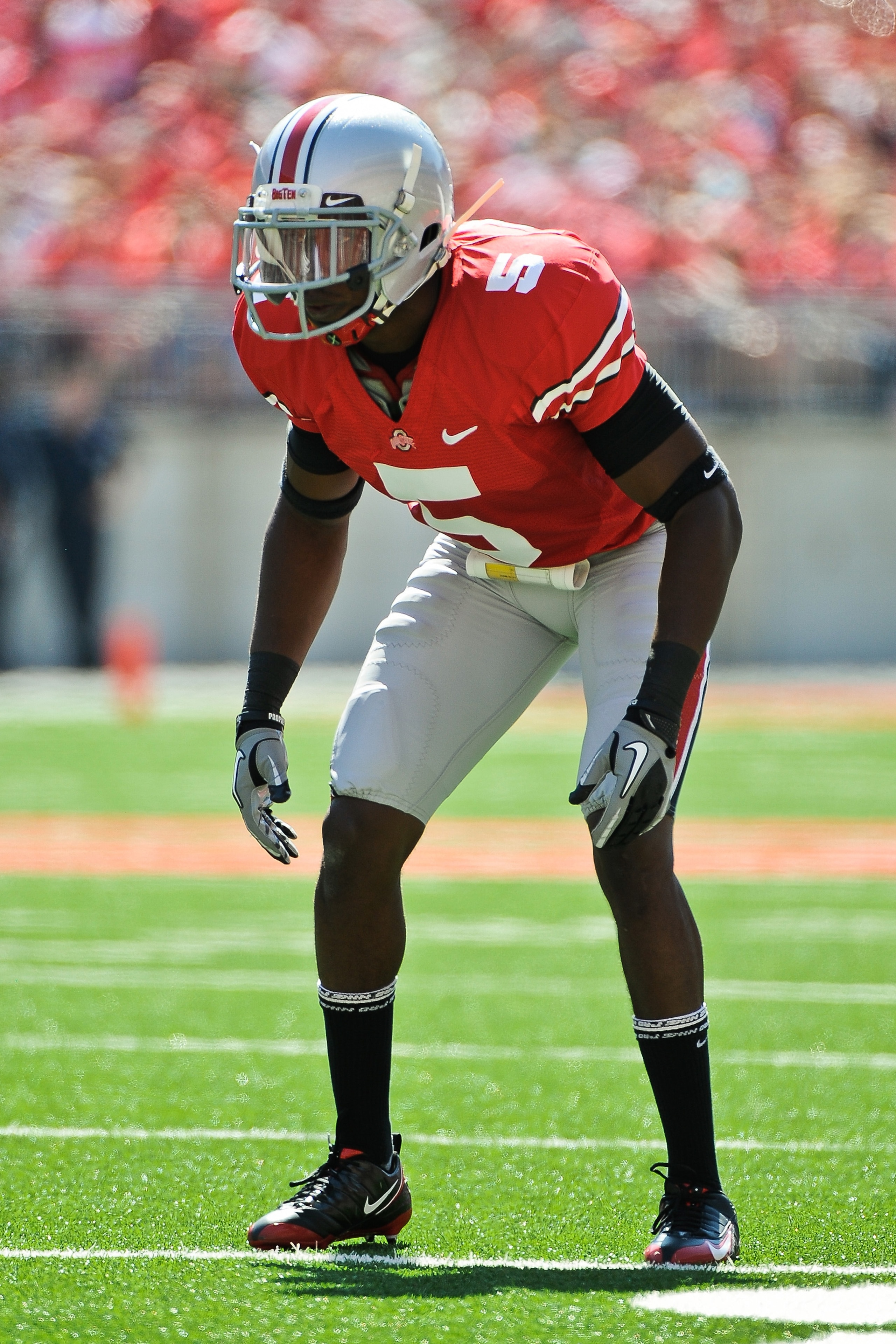 COLUMBUS, OH - SEPTEMBER 18:  Chimdi Chekwa #5 of the Ohio State Buckeyes defends against the Ohio Bobcats at Ohio Stadium on September 18, 2010 in Columbus, Ohio.  (Photo by Jamie Sabau/Getty Images)