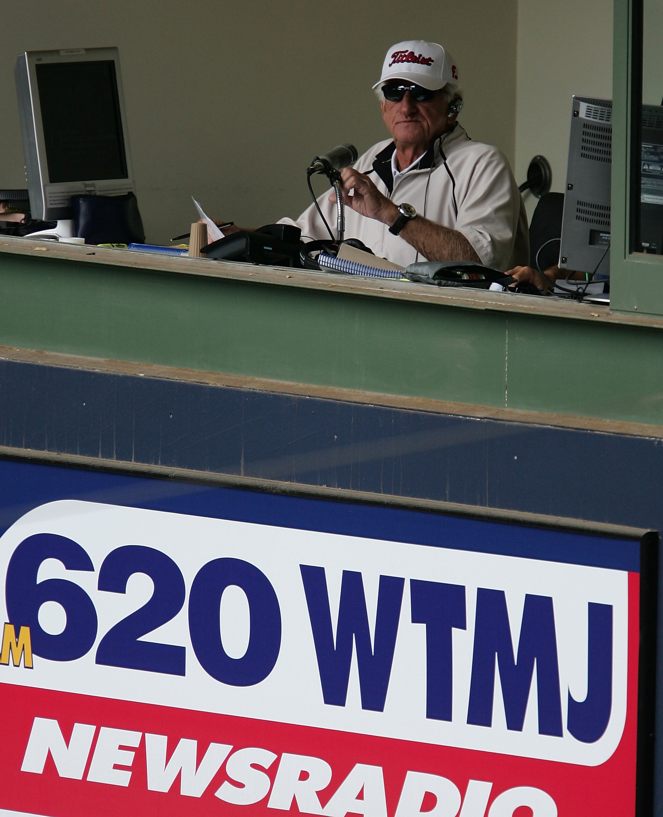 MILWAUKEE - JUNE 6:  Broadcaster Bob Uecker announces a game between the Chicago Cubs and the Milwaukee Brewers on June 6, 2007 at Miller Park in Milwaukee, Wisconsin. The Cubs defeated the Brewers 6-2. (Photo by Jonathan Daniel/Getty Images)