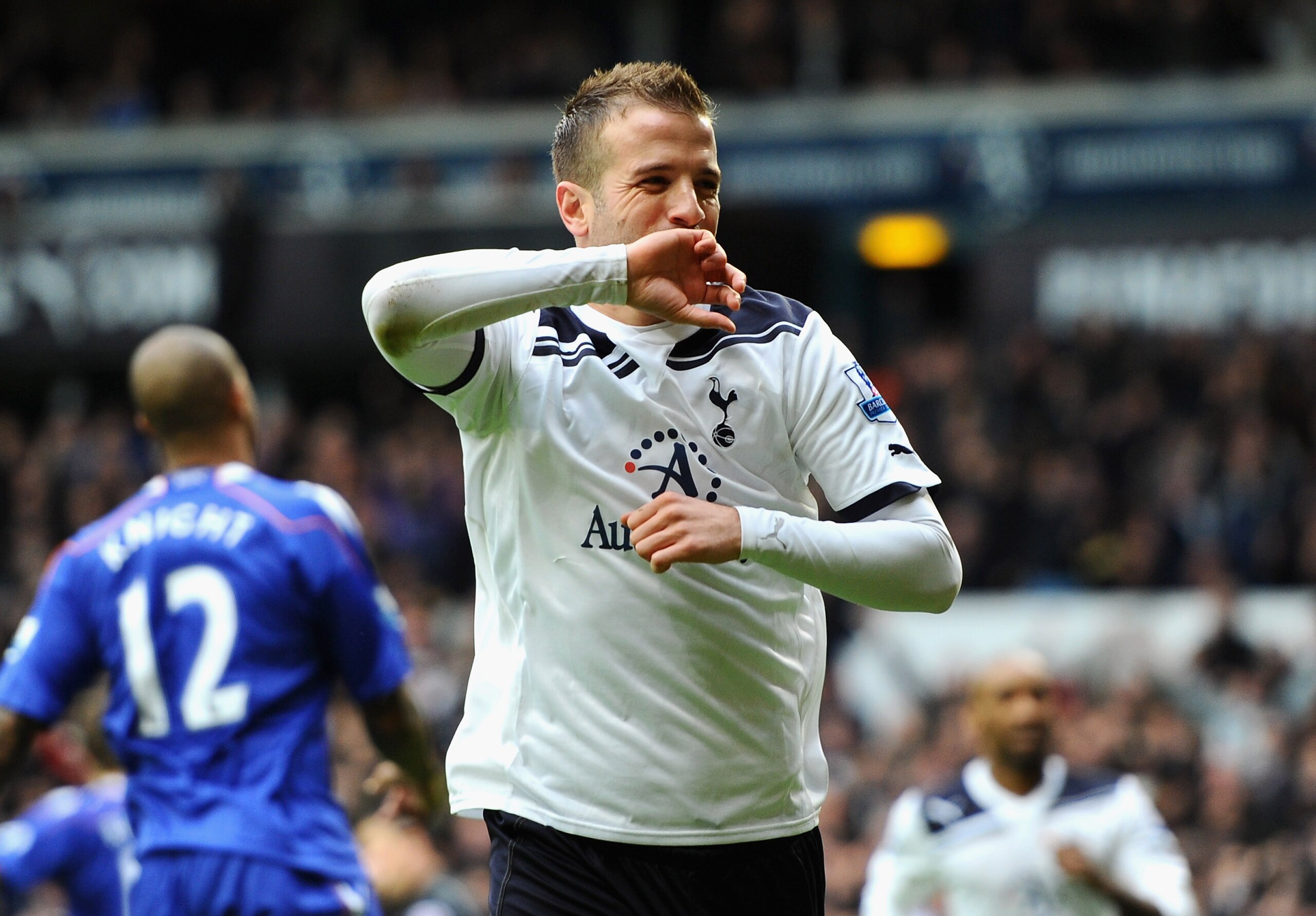 LONDON, ENGLAND - FEBRUARY 05:  Rafael van der Vaart of Tottenham Hotspur celebrates after scoring a penalty kick during the Barclays Premier League match between Tottenham Hotspur and Bolton Wanderers at White Hart Lane on February 5, 2011 in London, Eng