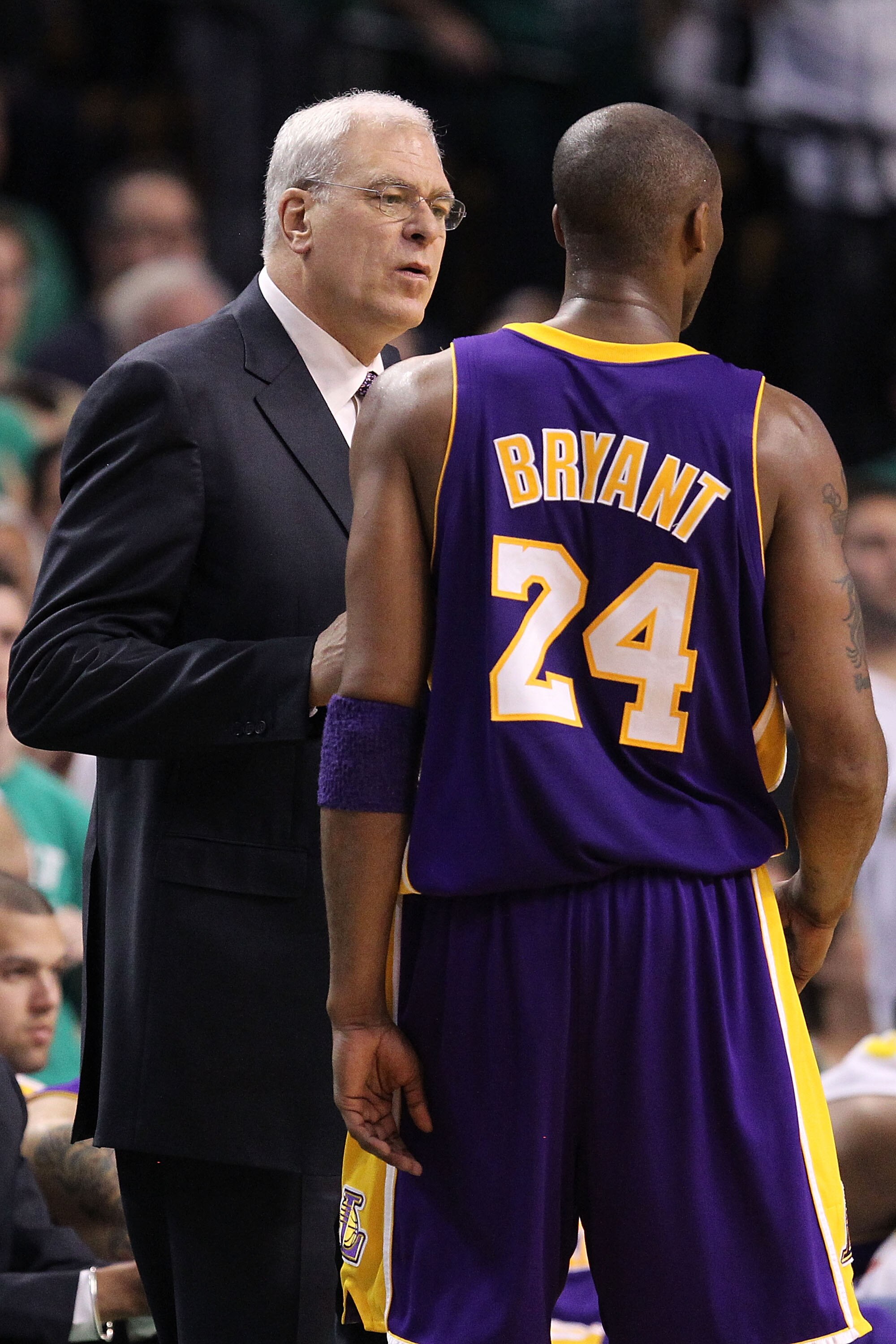 BOSTON - JUNE 10:  Head coach Phil Jackson talks to Kobe Bryant #24 of the Los Angeles Lakers in the game against the Boston Celtics during Game Four of the 2010 NBA Finals on June 10, 2010 at TD Garden in Boston, Massachusetts. NOTE TO USER: User express