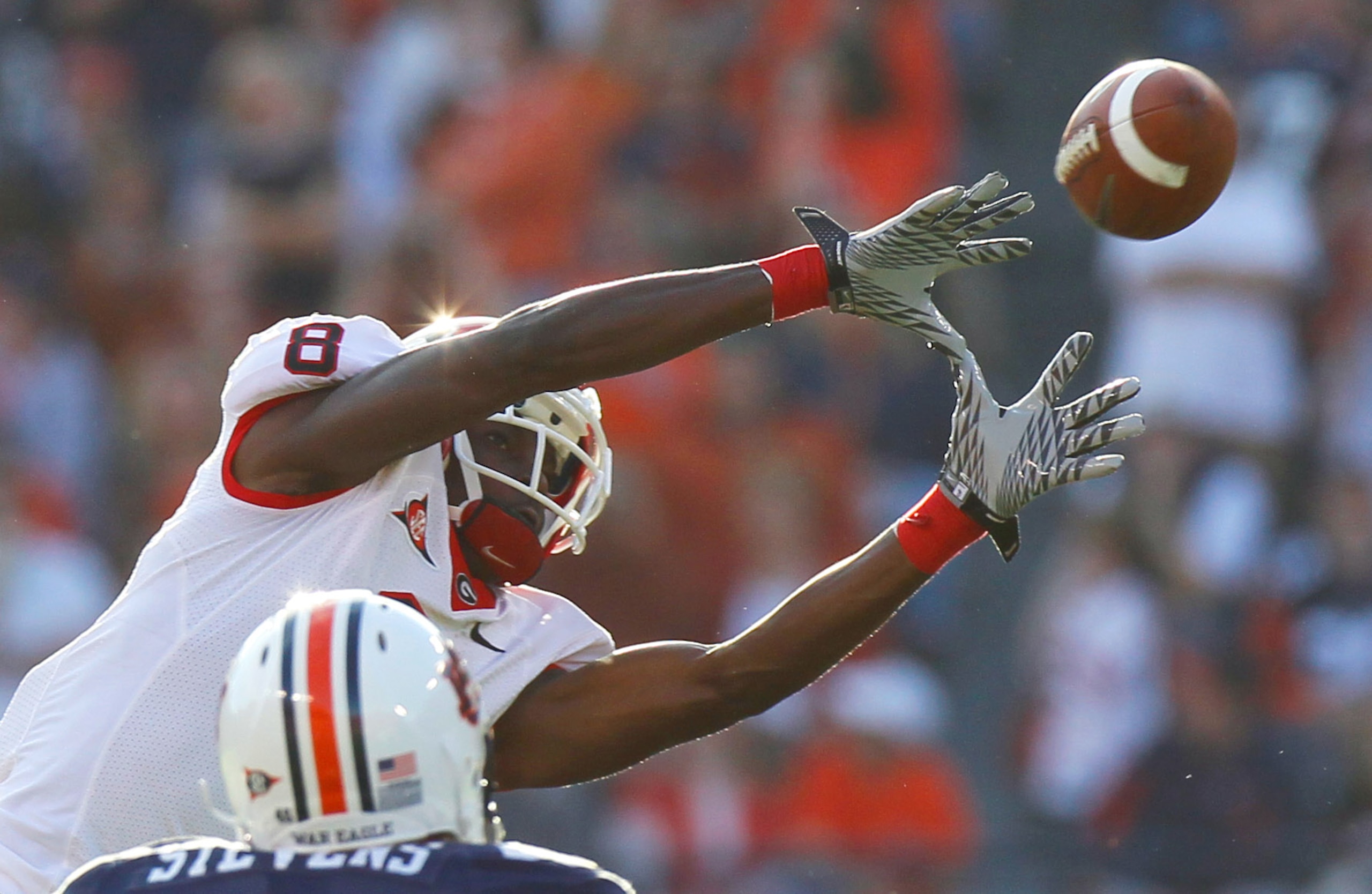 AUBURN, AL - NOVEMBER 13:  A.J. Green #8 of the Georgia Bulldogs pulls in this reception against Craig Stevens #46 of the Auburn Tigers at Jordan-Hare Stadium on November 13, 2010 in Auburn, Alabama.  (Photo by Kevin C. Cox/Getty Images)