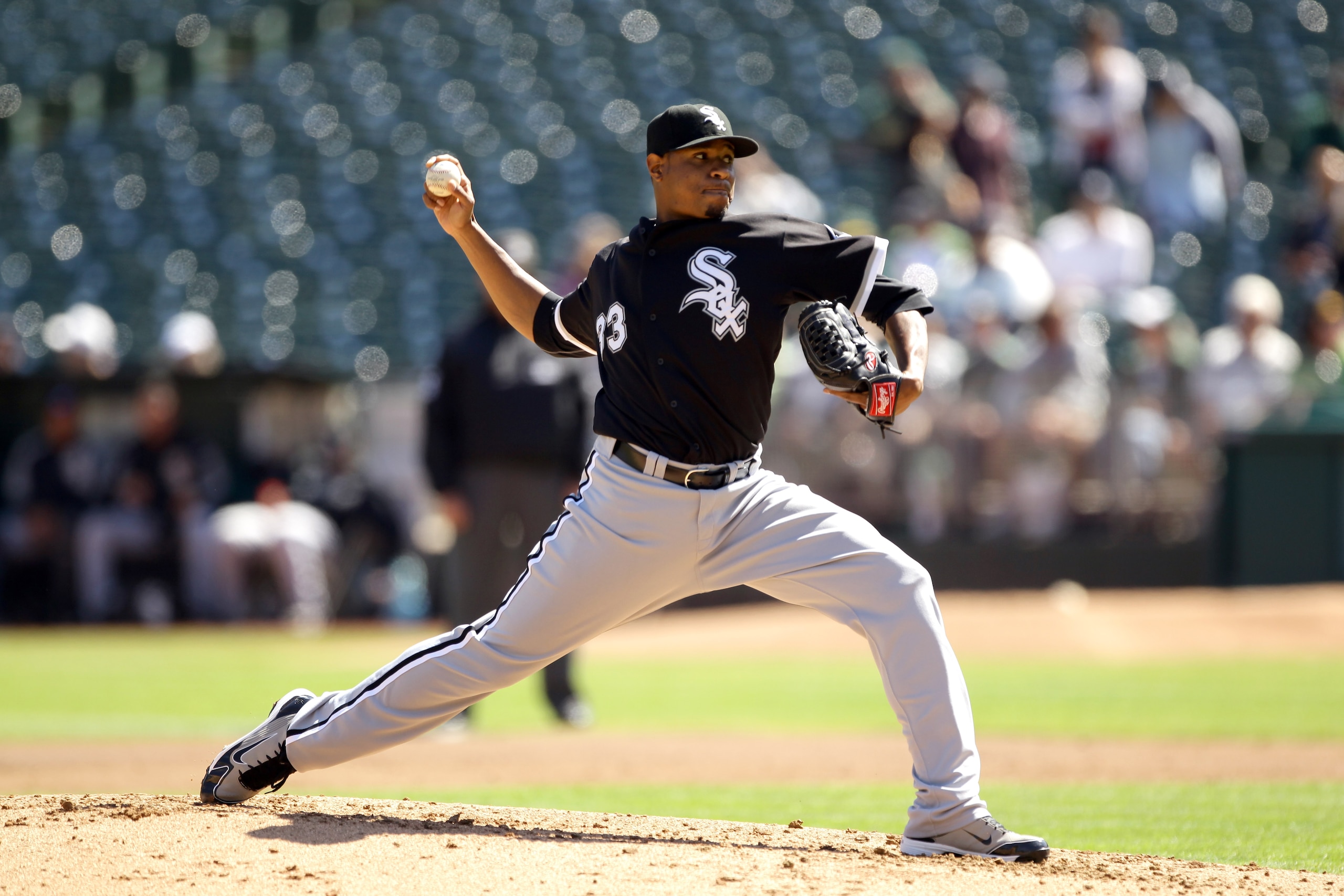 OAKLAND, CA - SEPTEMBER 22: Edwin Jackson #33 of the Chicago White Sox pitches against the Oakland Athletics at the Oakland-Alameda County Coliseum on September 22, 2010 in Oakland, California. (Photo by Ezra Shaw/Getty Images) OAKLAND, CA - SEPTEMBER 22: Edwin Jackson #33 of the Chicago White Sox pitches against the Oakland Athletics at the Oakland-Alameda County Coliseum on September 22, 2010 in Oakland, California. (Photo by Ezra Shaw/Getty Images)