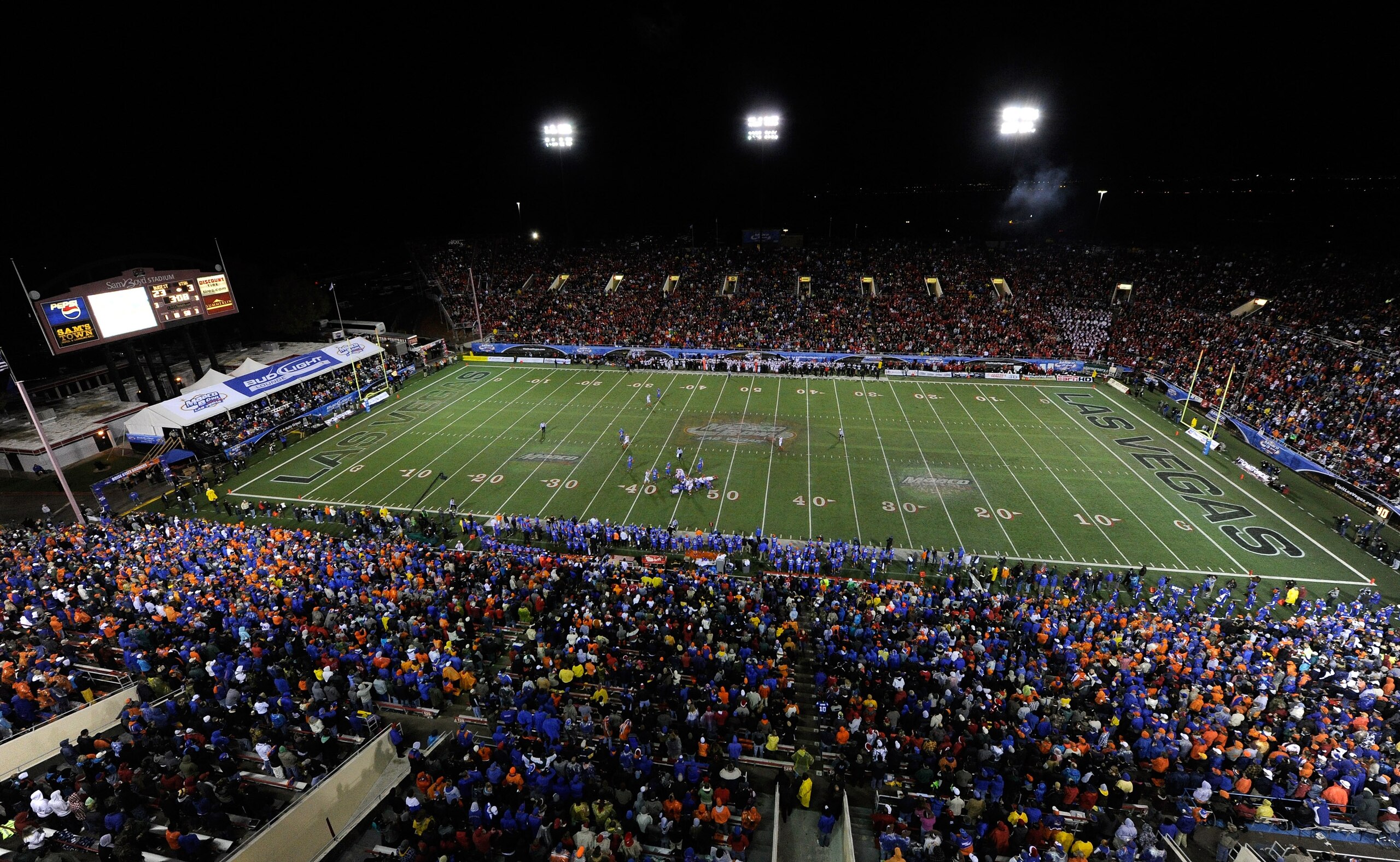 LAS VEGAS, NV - DECEMBER 22: The Boise State Broncos and Utah Utes compete during the MAACO Bowl Las Vegas at Sam Boyd Stadium December 22, 2010 in Las Vegas, Nevada. Boise State Won 26-3. (Photo by Ethan Miller/Getty Images) LAS VEGAS, NV - DECEMBER 22: The Boise State Broncos and Utah Utes compete during the MAACO Bowl Las Vegas at Sam Boyd Stadium December 22, 2010 in Las Vegas, Nevada. Boise State Won 26-3. (Photo by Ethan Miller/Getty Images)