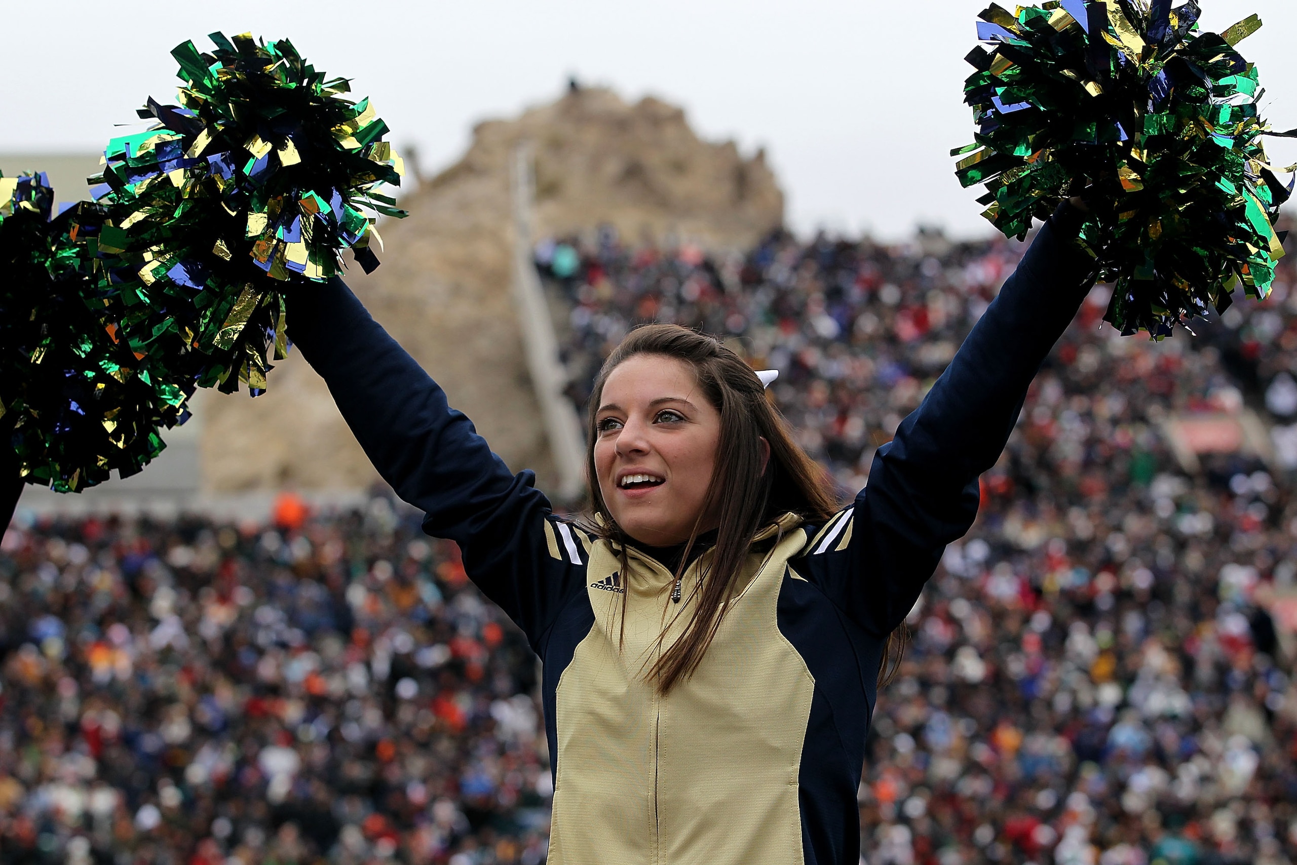 EL PASO, TX - DECEMBER 30:  A cheerleader for the Notre Dame Fighting Irish at Sun Bowl on December 30, 2010 in El Paso, Texas.  (Photo by Ronald Martinez/Getty Images)