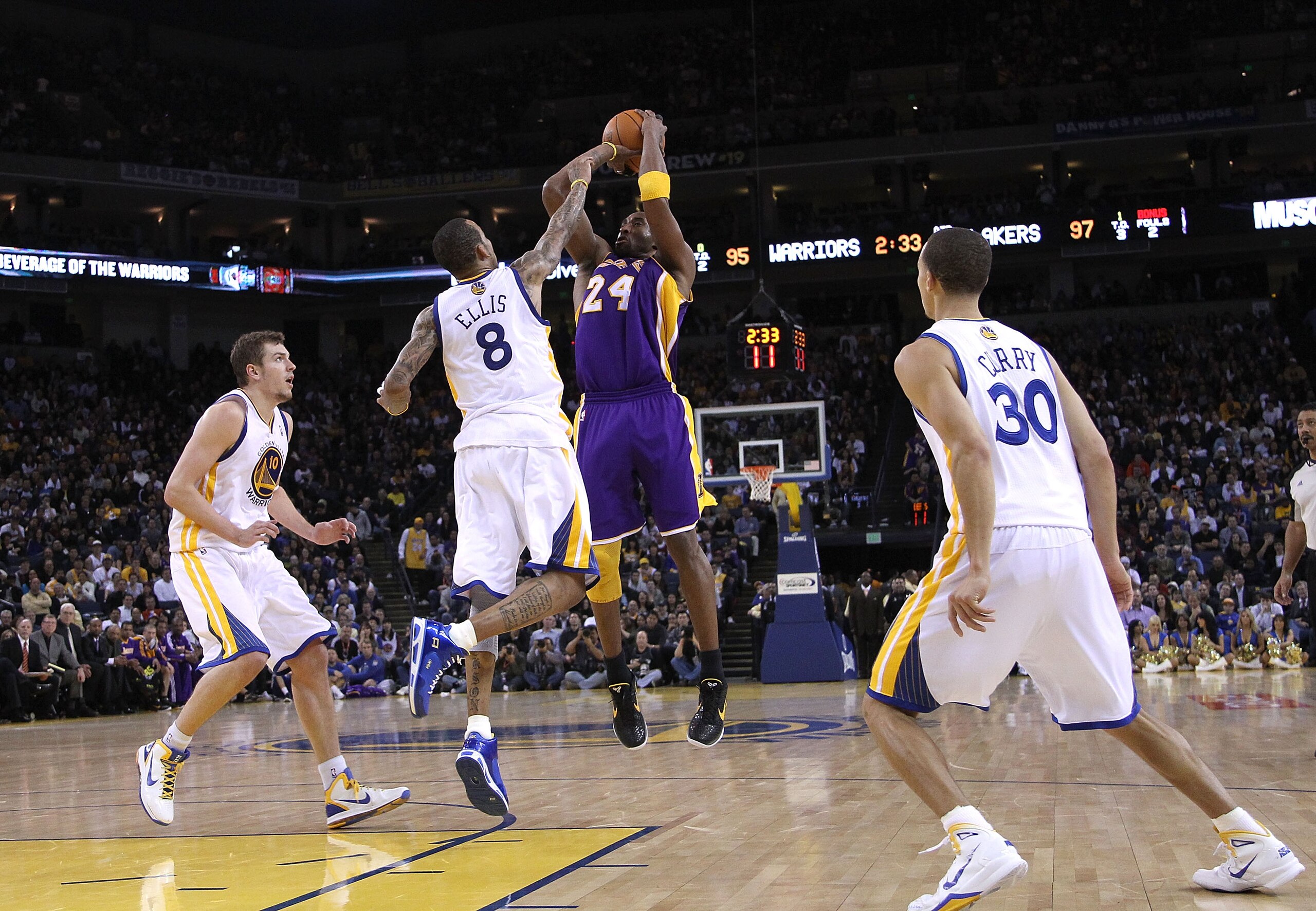 OAKLAND, CA - JANUARY 12: Kobe Bryant #24 of the Los Angeles Lakers in action during their game against the Golden State Warriors at Oracle Arena on January 12, 2011 in Oakland, California. NOTE TO USER: User expressly acknowledges and agrees that, by dow