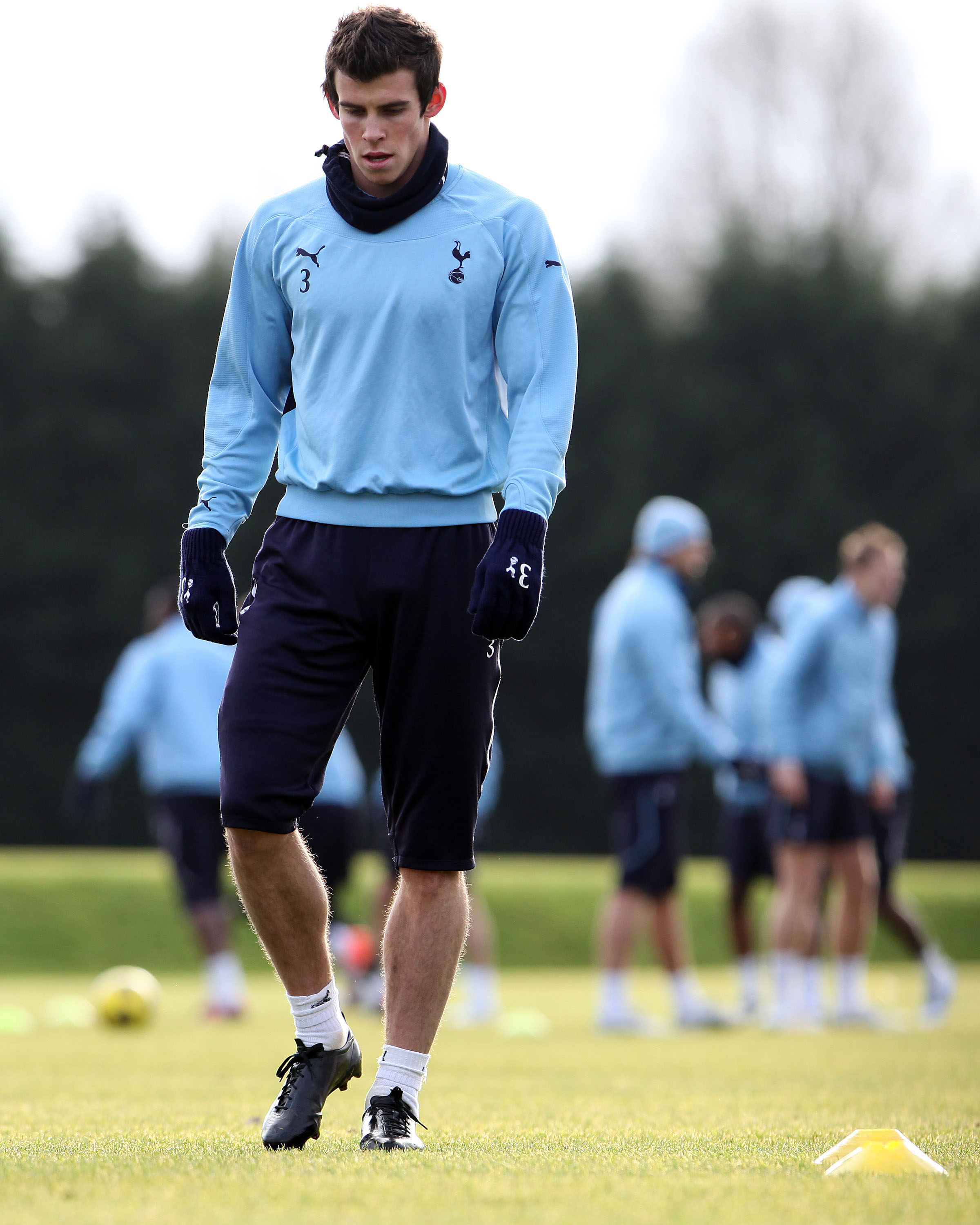 CHIGWELL, UNITED KINGDOM - JANUARY 11: Gareth Bale takes part in a Spurs training session on January 11, 2011 in Chigwell, England. (Photo by Neil Mockford/Getty Images)