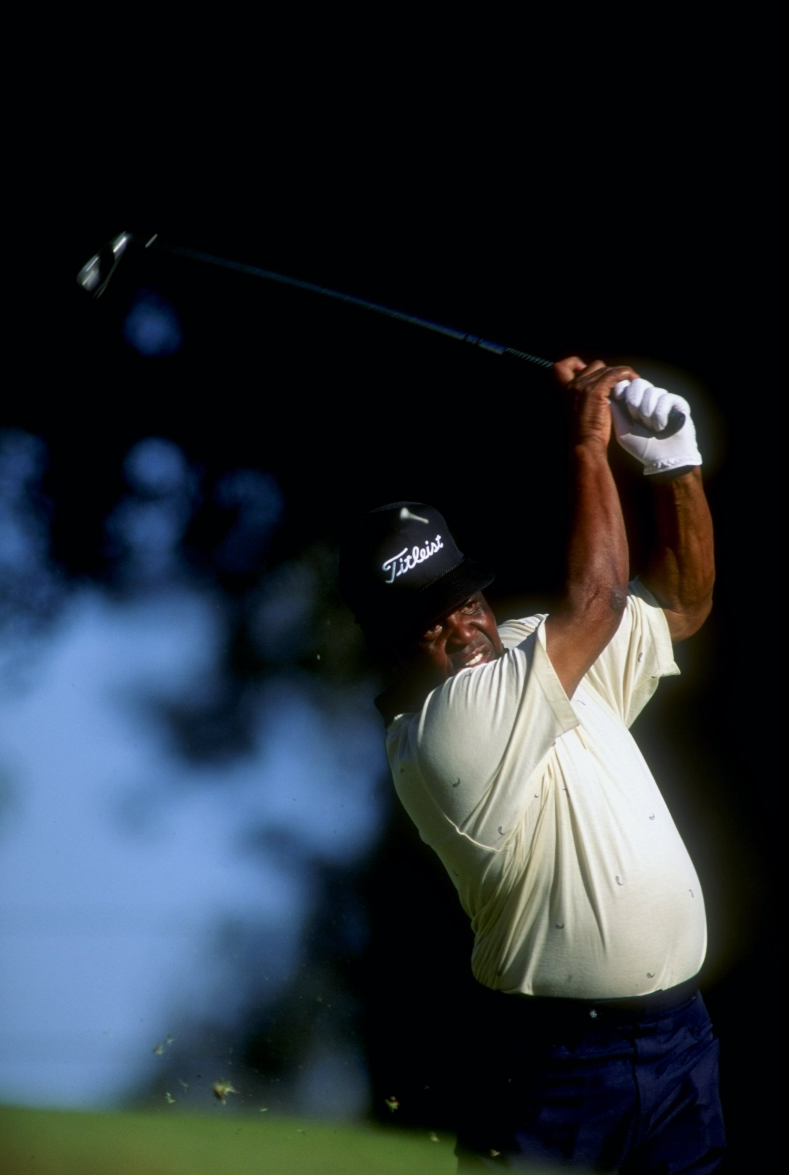21 Oct 1994: Lee Elder hits a shot during the Ralph''s Senior Classic in Rancho Park, California. Mandatory Credit: Stephen Dunn /Allsport 21 Oct 1994: Lee Elder hits a shot during the Ralph''s Senior Classic in Rancho Park, California. Mandatory Credit: Stephen Dunn /Allsport