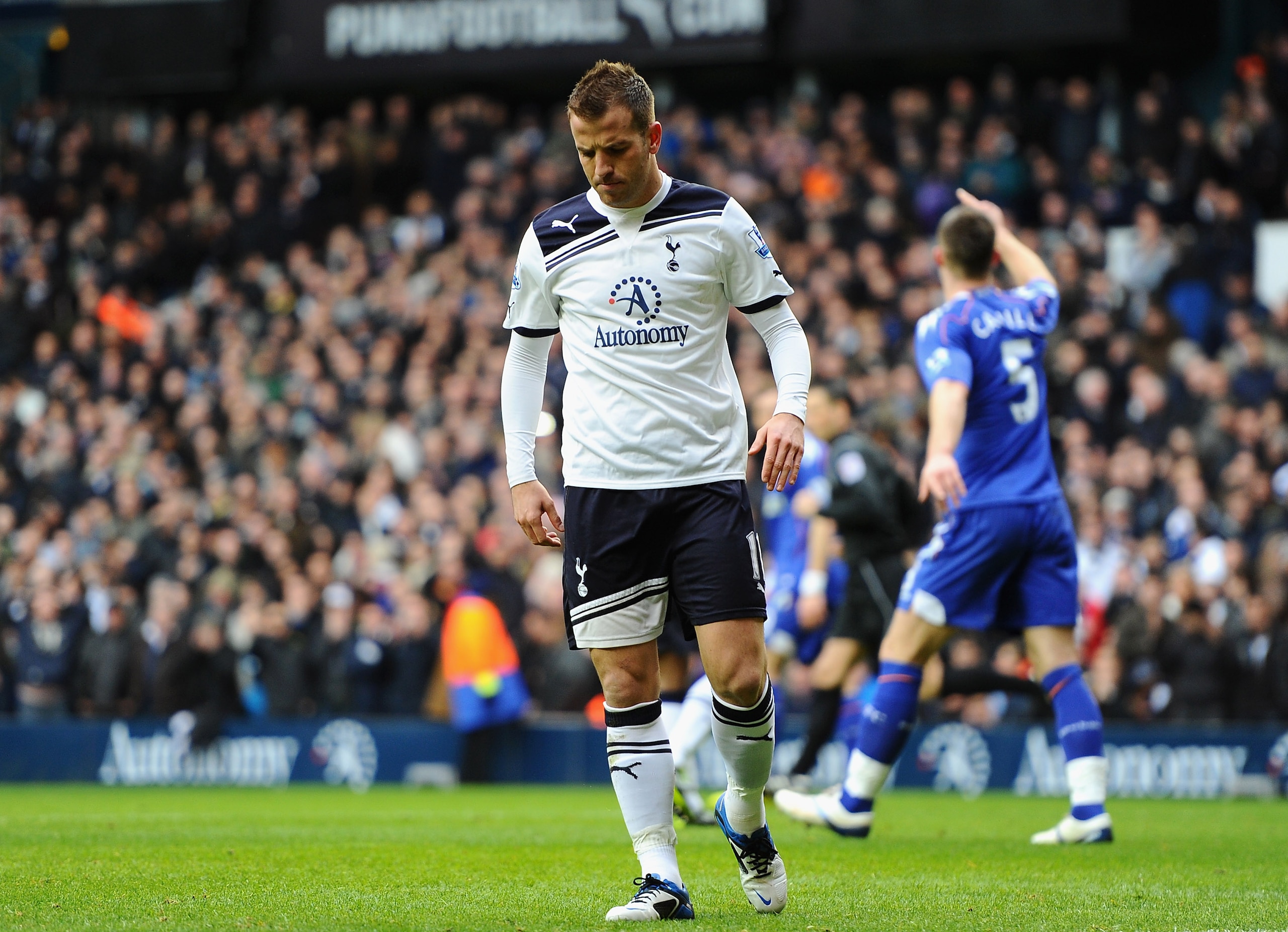 LONDON, ENGLAND - FEBRUARY 05:  Rafael van der Vaart of Tottenham Hotspur looks dejected after missing a penalty kick during the Barclays Premier League match between Tottenham Hotspur and Bolton Wanderers at White Hart Lane on February 5, 2011 in London,