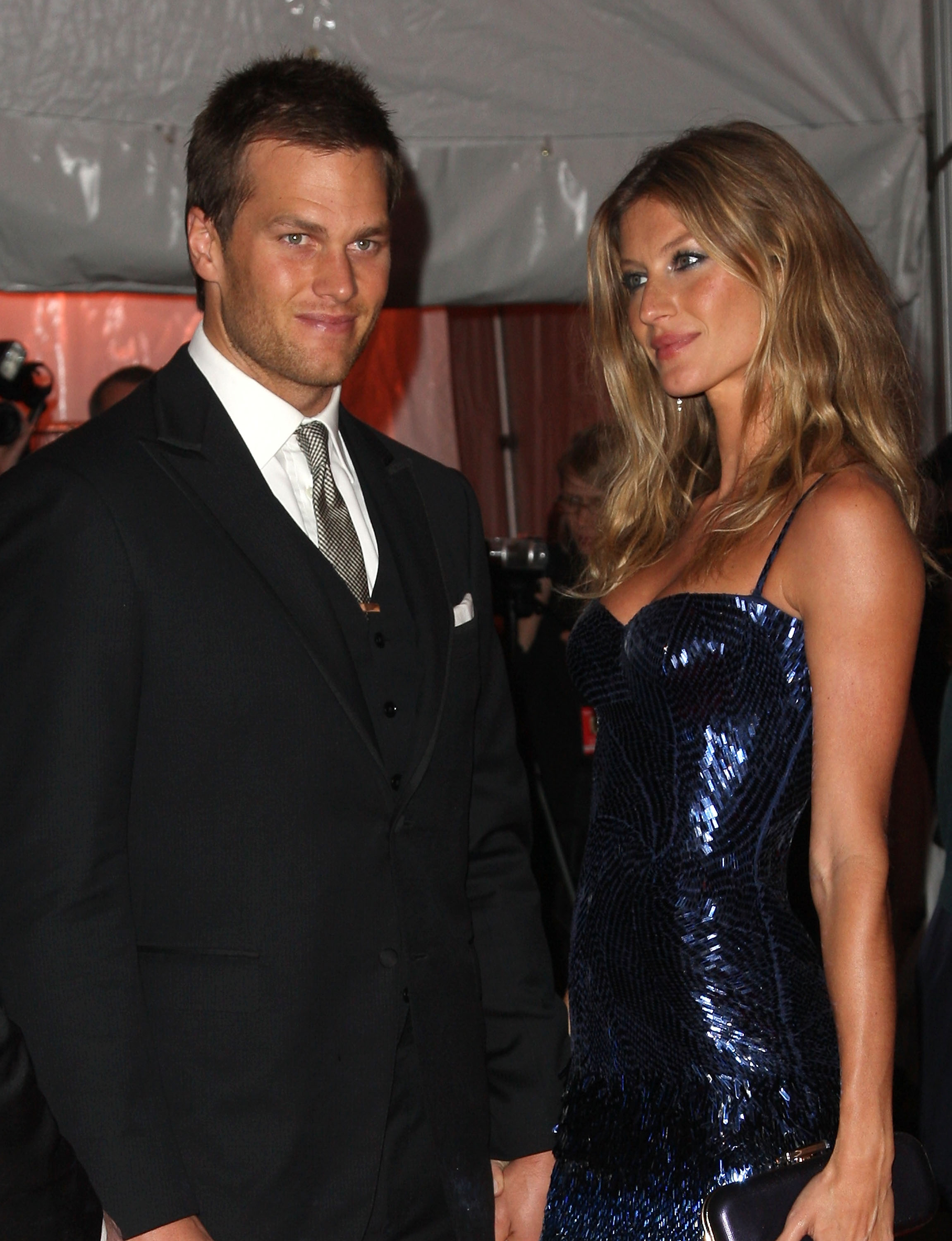 NEW YORK - MAY 04:  NFL player Tom Brady and model Gisele Bundchen attends 'The Model as Muse: Embodying Fashion' Costume Institute Gala at The Metropolitan Museum of Art on May 4, 2009 in New York City.  (Photo by Stephen Lovekin/Getty Images)