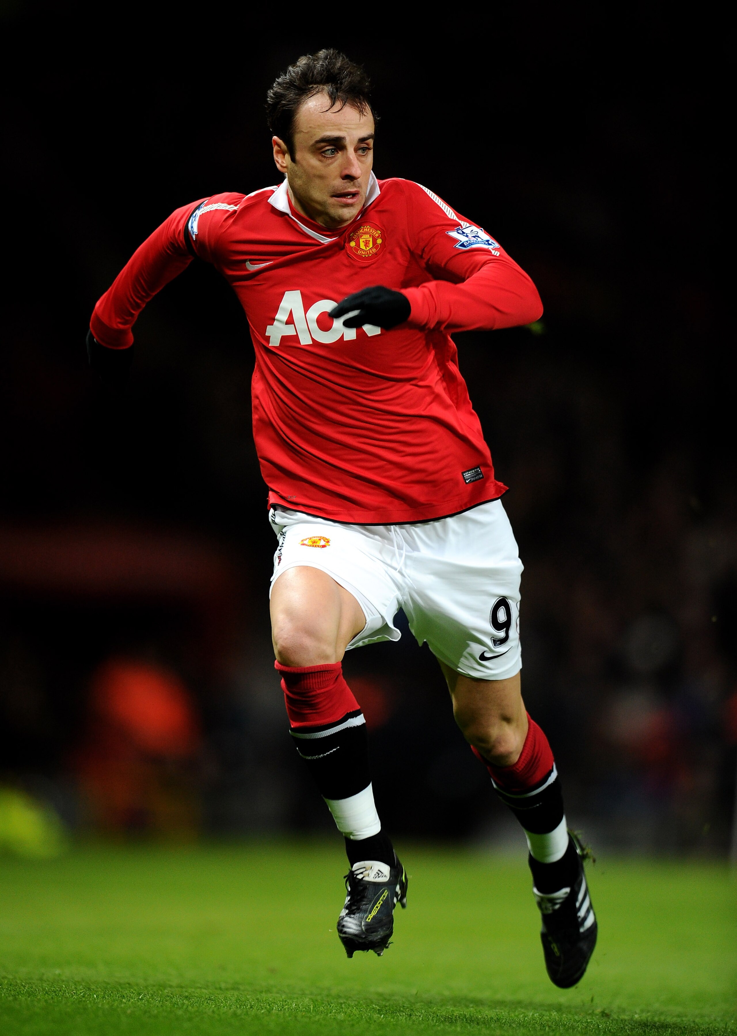 MANCHESTER, ENGLAND - FEBRUARY 01: Dimitar Berbatov of Manchester United in action during the Barclays Premier League match between Manchester United and Aston Villa at Old Trafford on February 1, 2011 in Manchester, England. (Photo by Clive Brunskill/Ge MANCHESTER, ENGLAND - FEBRUARY 01: Dimitar Berbatov of Manchester United in action during the Barclays Premier League match between Manchester United and Aston Villa at Old Trafford on February 1, 2011 in Manchester, England. (Photo by Clive Brunskill/Ge