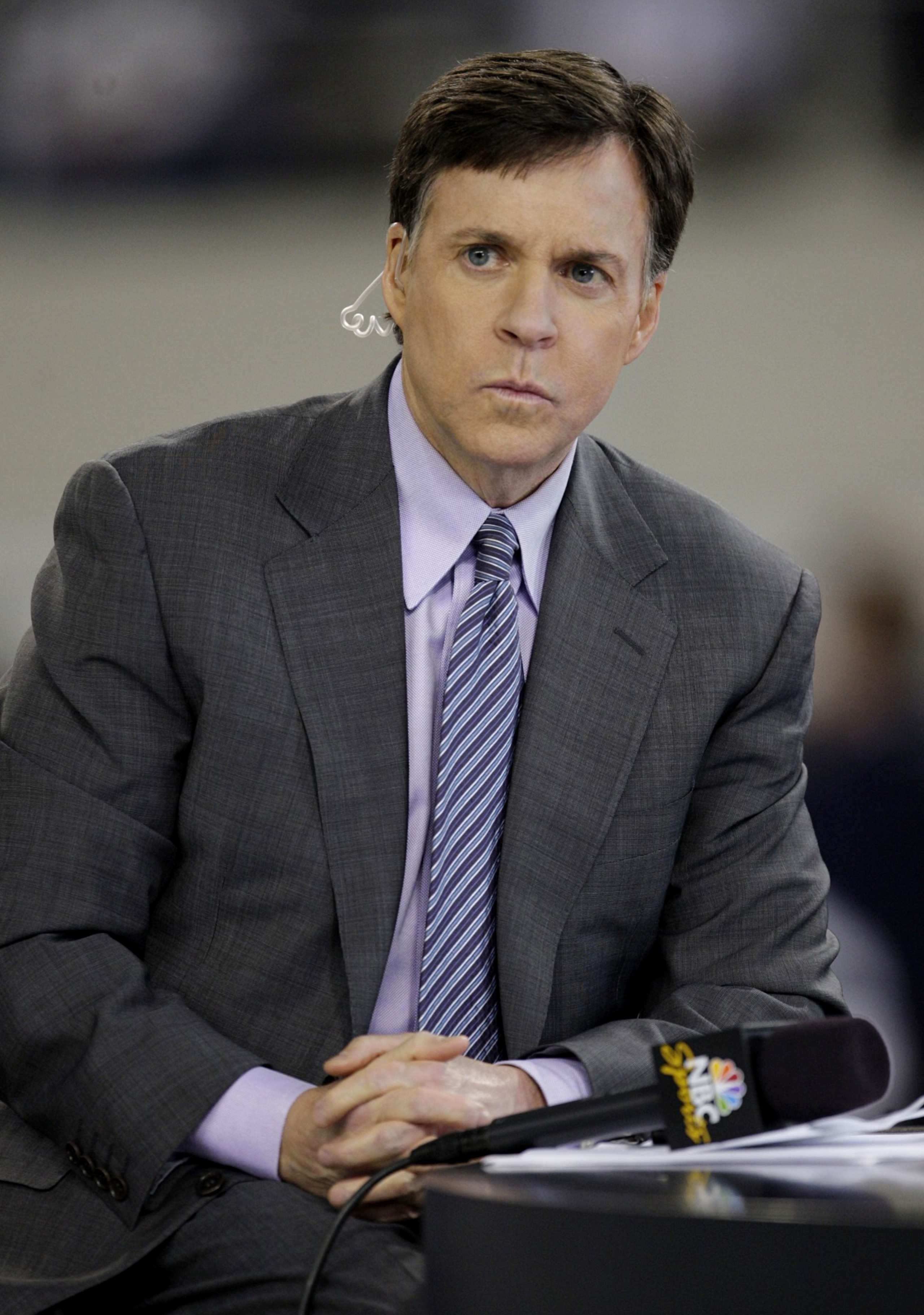 ARLINGTON, TX - JANUARY 9: Broadcaster Bob Costas looks on before the 2010 NFC wild-card playoff game between the Dallas Cowboys and the Philadelphia Eagles at Cowboys Stadium on January 9, 2010 in Arlington, Texas. (Photo by Jamie Squire/Getty Images) ARLINGTON, TX - JANUARY 9: Broadcaster Bob Costas looks on before the 2010 NFC wild-card playoff game between the Dallas Cowboys and the Philadelphia Eagles at Cowboys Stadium on January 9, 2010 in Arlington, Texas. (Photo by Jamie Squire/Getty Images)