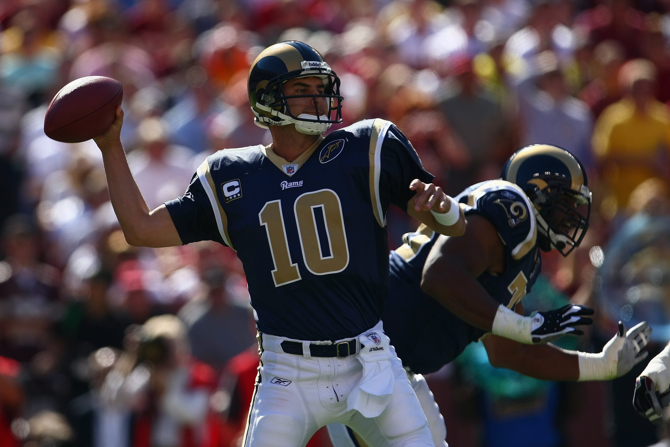 LANDOVER, MD - OCTOBER 12:  Marc Bulger #10 of the St. Louis Rams passes during the game against the Washington Redskins on October 12, 2008 at FedEx Field in Landover, Maryland. (Photo by Chris McGrath/Getty Images)