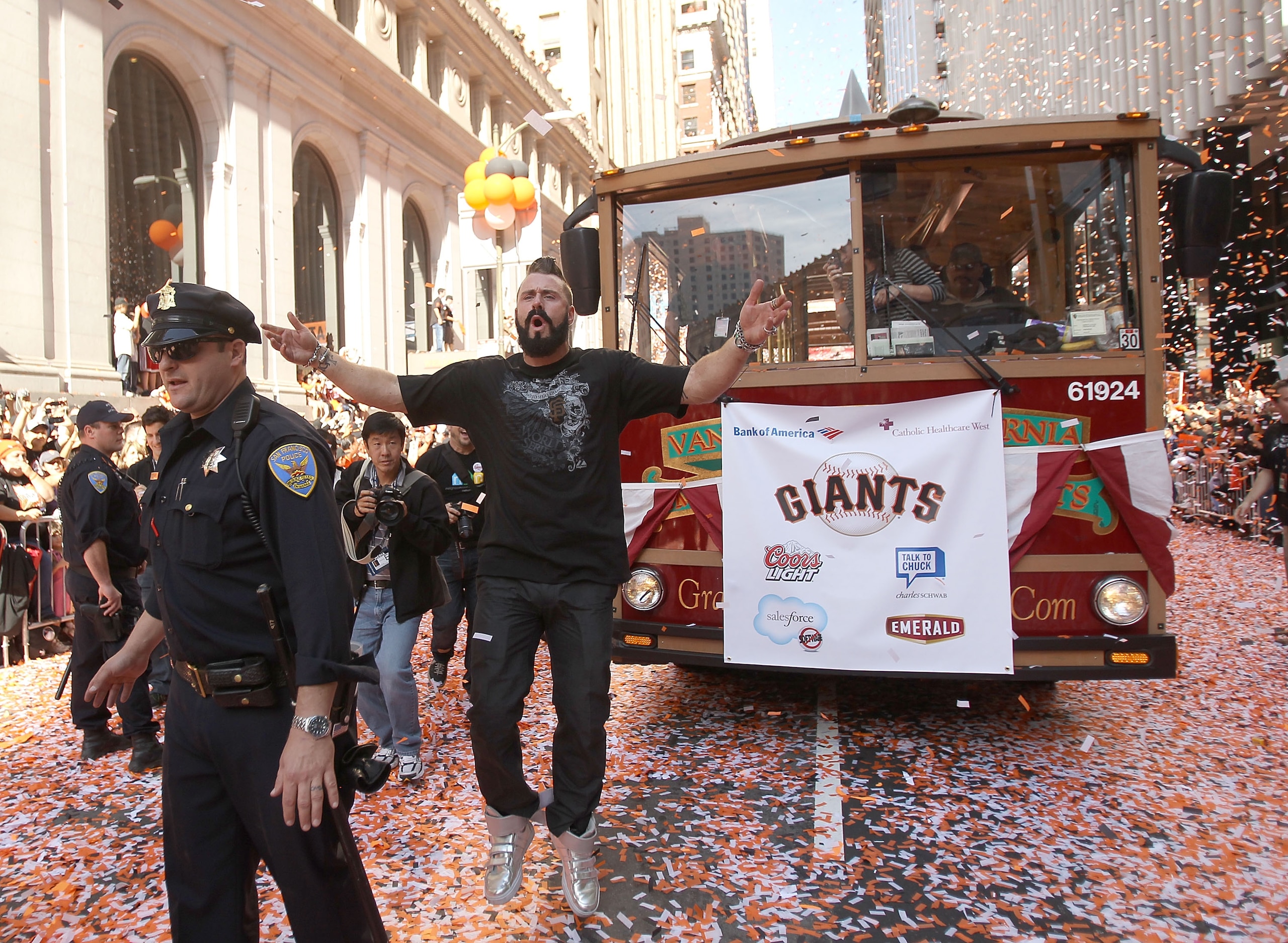 SAN FRANCISCO - NOVEMBER 03: Pitcher Brian Wilson of the San Francisco Giants runs down the street during the San Francisco Giants victory parade on November 3, 2010 in San Francisco, California. (Photo by Ezra Shaw/Getty Images) SAN FRANCISCO - NOVEMBER 03: Pitcher Brian Wilson of the San Francisco Giants runs down the street during the San Francisco Giants victory parade on November 3, 2010 in San Francisco, California. (Photo by Ezra Shaw/Getty Images)