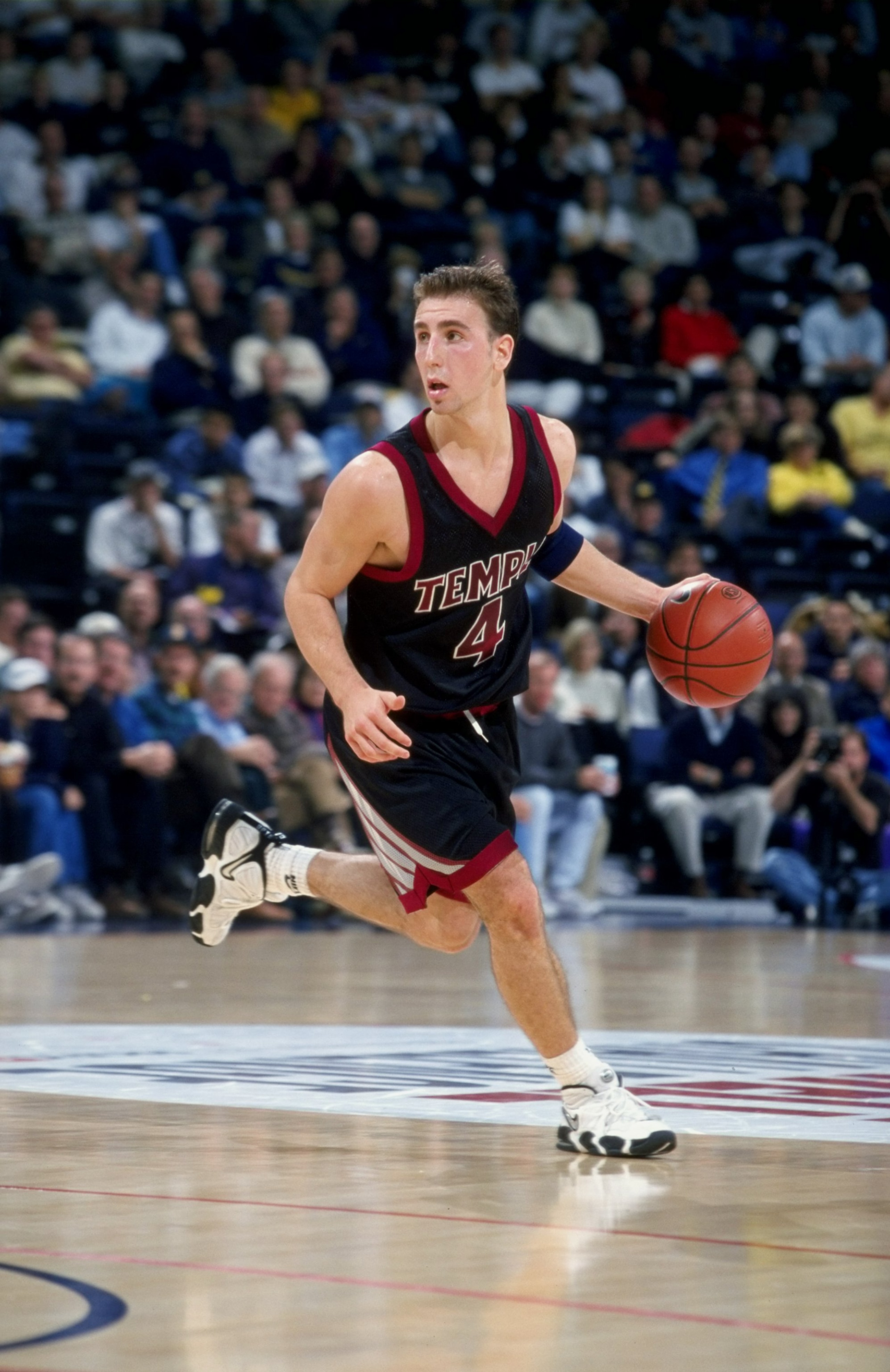 29 Dec 1998: Juan (Pepe) Sanchez #4 of theTemple Owls dribbles during the Pete Newel Challenge against the Stanford Cardinals at Oakland Coliseum in Oakland, California. Stanford defeated Temple 57-50. Mandatory Credit: Jed Jacobsohn  /Allsport