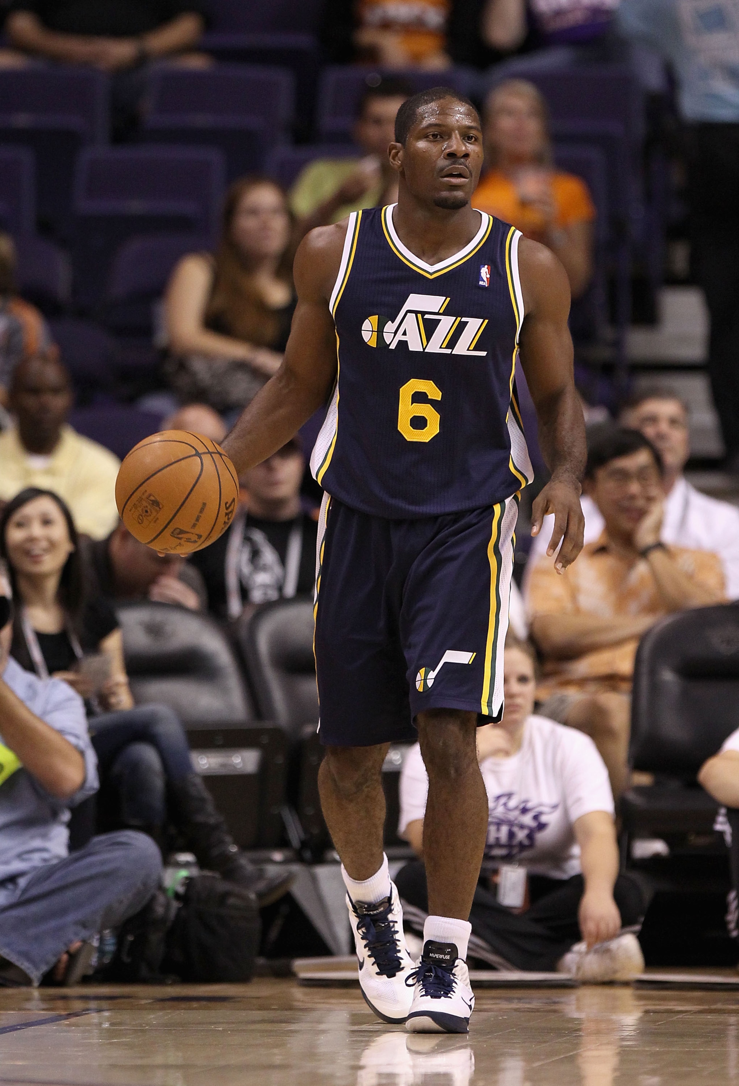 PHOENIX - OCTOBER 12:  Othyus Jeffers #6 of the Utah Jazz handles the ball during the preseason NBA game against the Phoenix Suns at US Airways Center on October 12, 2010 in Phoenix, Arizona. NOTE TO USER: User expressly acknowledges and agrees that, by d