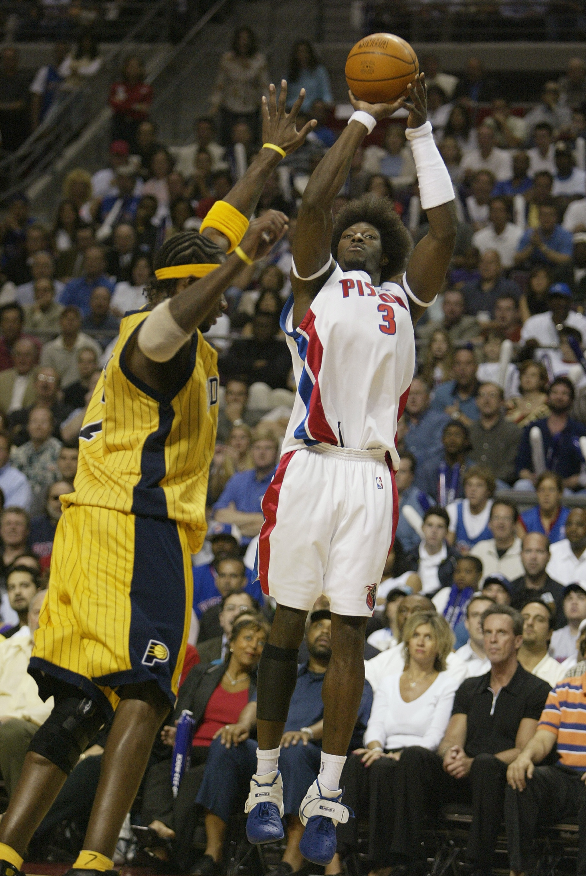 AUBURN HILLS, MI - JUNE 1:  Ben Wallace #3 of the Detroit Pistons shoots over Jermaine O'Neal #7 of the Indiana Pacers in Game six of the Eastern Conference Finals during the 2004 NBA Playoffs at The Palace of Auburn Hills on June 1, 2004 in Auburn Hills,