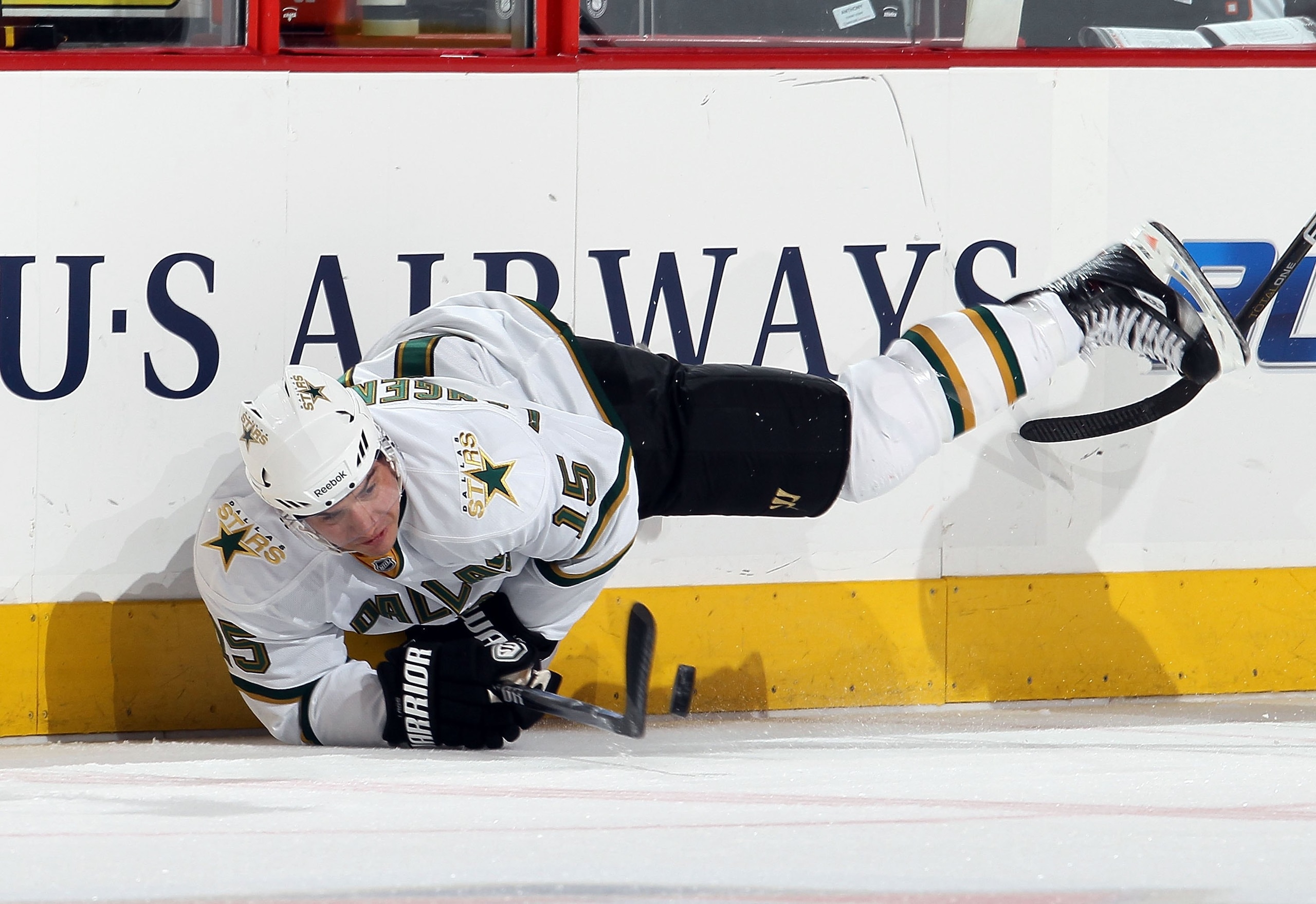 PHILADELPHIA, PA - FEBRUARY 05:  Jamie Langenbrunner #15 of the Dallas Stars skates against the Philadelphia Flyers on February 5, 2011 at Wells Fargo Center in Philadelphia, Pennsylvania. The Flyers defeated the Stars 3-1.  (Photo by Jim McIsaac/Getty Im
