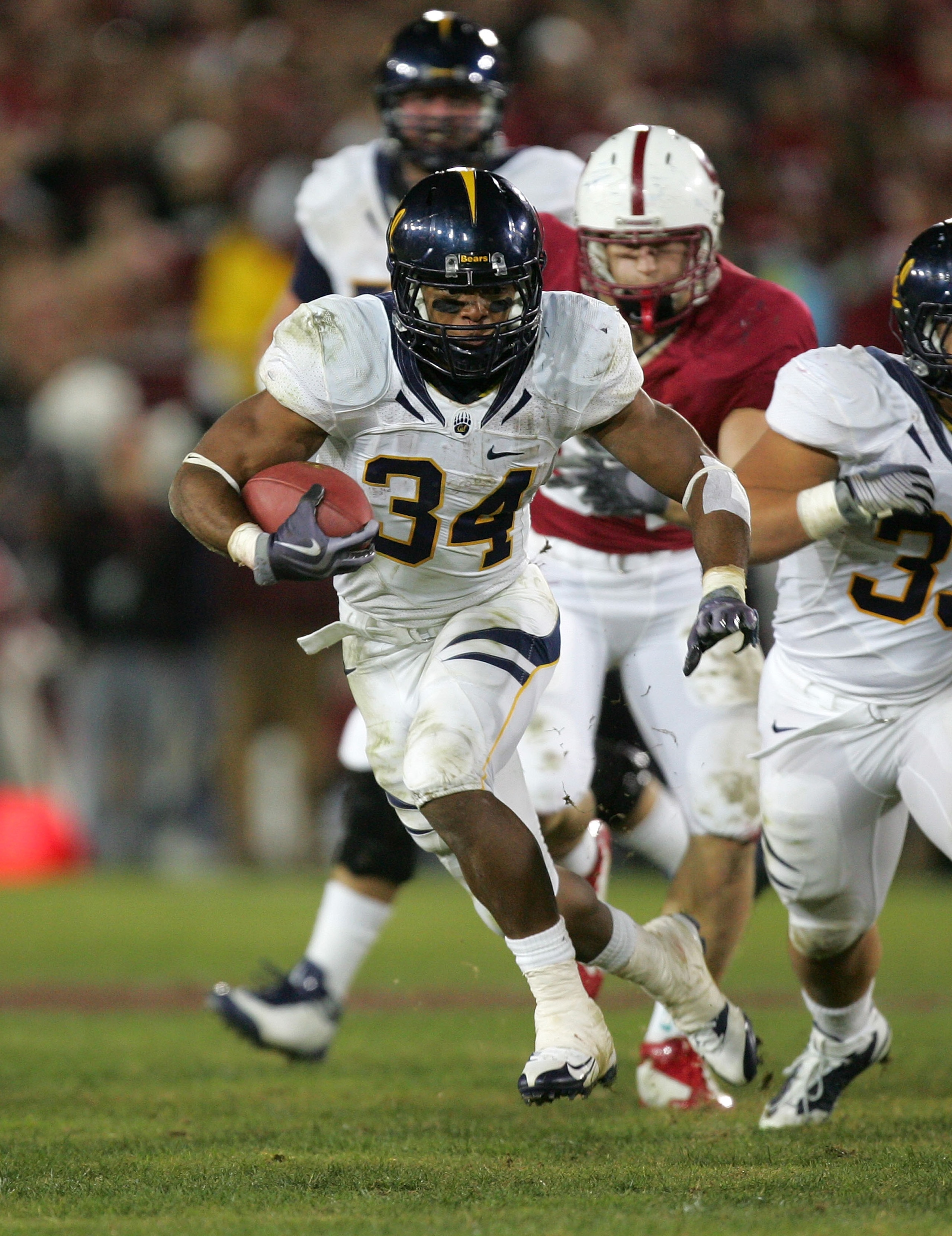PALO ALTO, CA - NOVEMBER 21:  Shane Vereen #34 of the California Bears runs with the ball during their game against the Stanford Cardinal at Stanford Stadium on November 21, 2009 in Palo Alto, California.  (Photo by Ezra Shaw/Getty Images)