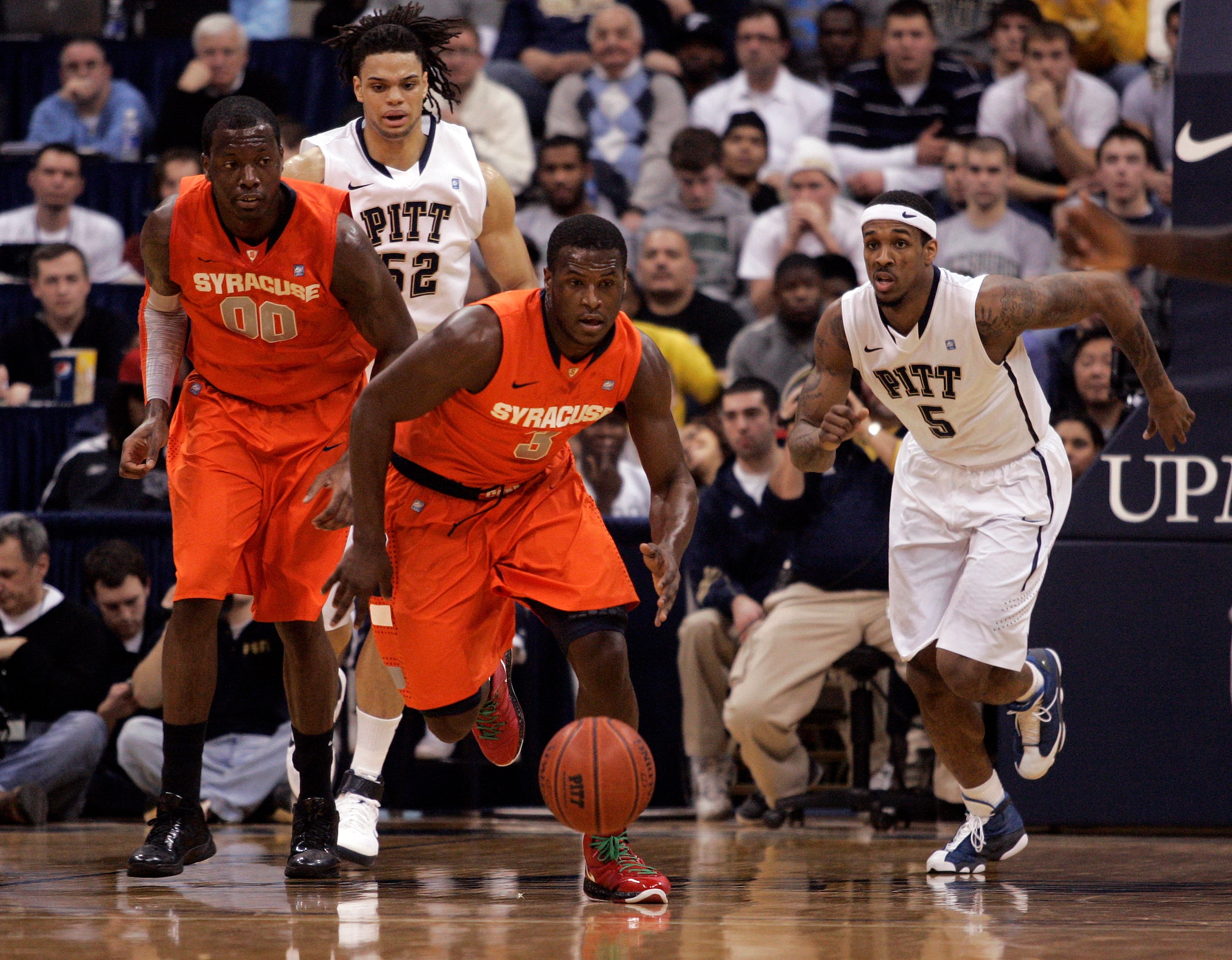PITTSBURGH, PA - JANUARY 17: Dion Waiters #3 of the Syracuse Orange pursues a loose ball against the Pittsburgh Panthers at Petersen Events Center on January 17, 2011 in Pittsburgh, Pennsylvania. (Photo by Justin K. Aller/Getty Images) PITTSBURGH, PA - JANUARY 17: Dion Waiters #3 of the Syracuse Orange pursues a loose ball against the Pittsburgh Panthers at Petersen Events Center on January 17, 2011 in Pittsburgh, Pennsylvania. (Photo by Justin K. Aller/Getty Images)