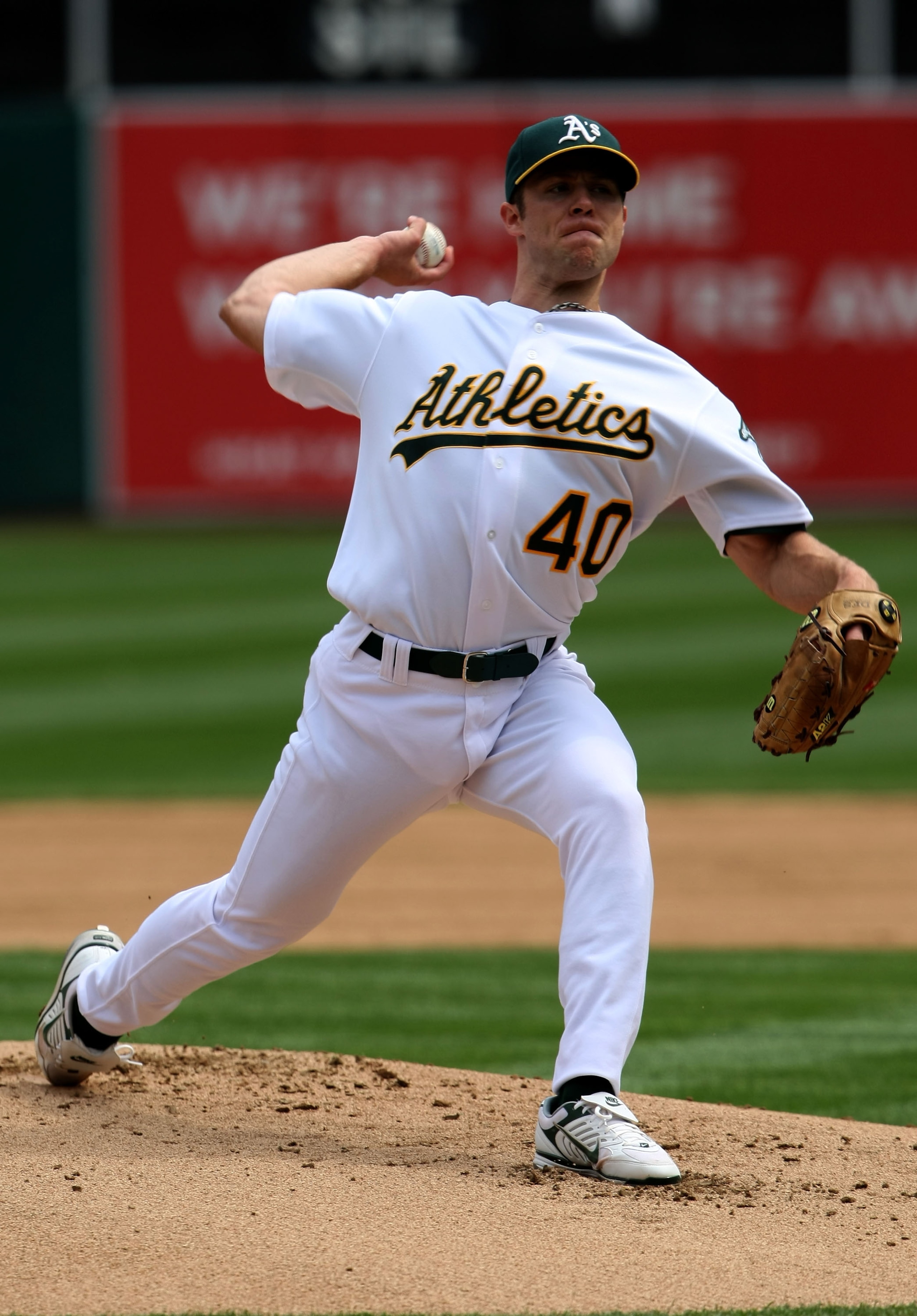 OAKLAND, CA - APRIL 02:  Rich Harden #40 of the Oakland Athletics pitches against the Boston Red Sox during the first inning at the McAfee Coliseum April 2, 2008 in Oakland, California.  (Photo by Justin Sullivan/Getty Images)
