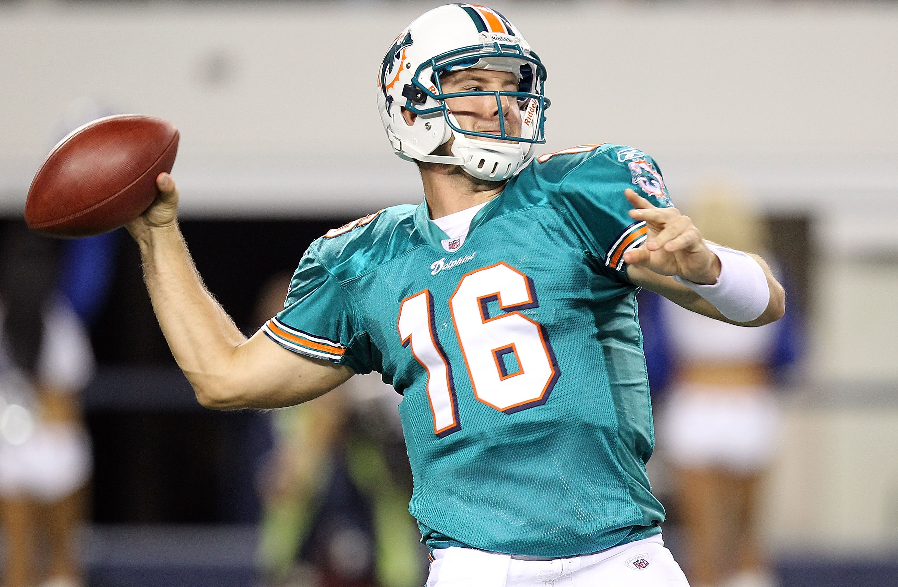 ARLINGTON, TX - SEPTEMBER 02:  Quarterback Tyler Thigpen #16 of the Miami Dolphins drops back to pass against the Dallas Cowboys during a preseason game at Cowboys Stadium on September 2, 2010 in Arlington, Texas.  (Photo by Ronald Martinez/Getty Images)