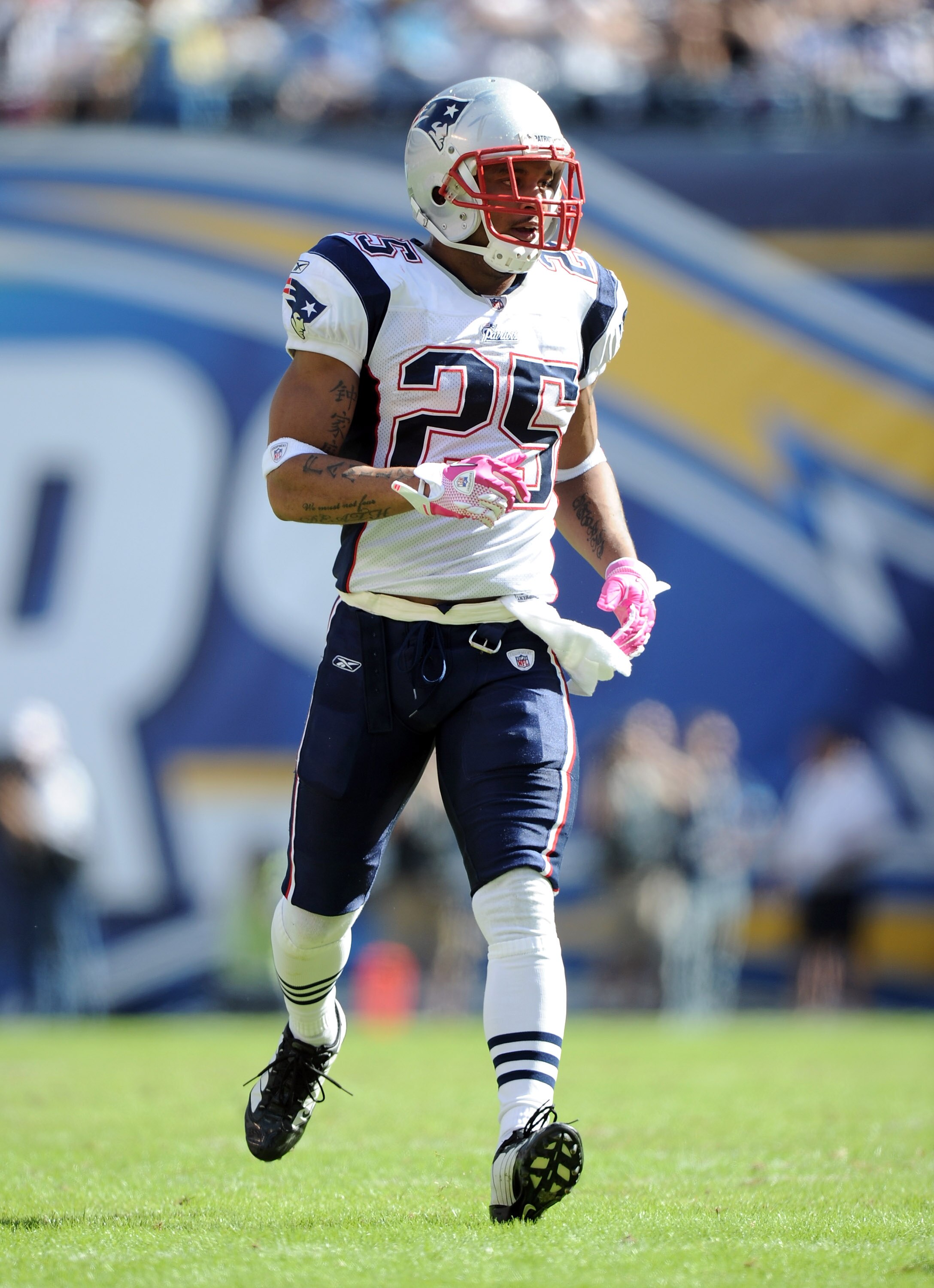 SAN DIEGO - OCTOBER 24:  Patrick Chung #25 of the New England Patriots on defense against the San Diego Chargers at Qualcomm Stadium on October 24, 2010 in San Diego, California.  (Photo by Harry How/Getty Images)