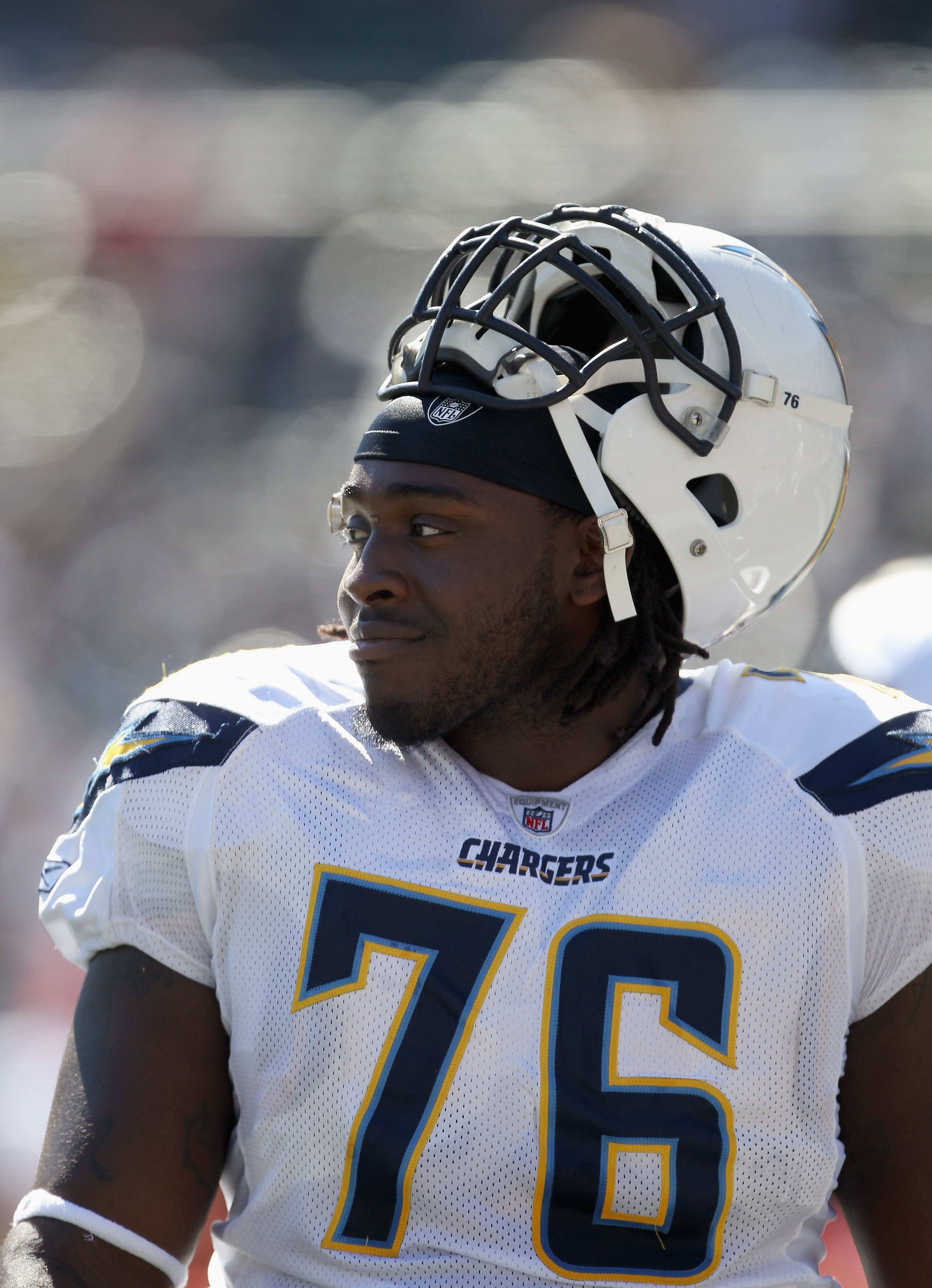 OAKLAND, CA - OCTOBER 10:  Cam Thomas #76 of the San Diego Chargers warms up before their game against the Oakland Raiders at Oakland-Alameda County Coliseum on October 10, 2010 in Oakland, California.  (Photo by Ezra Shaw/Getty Images)
