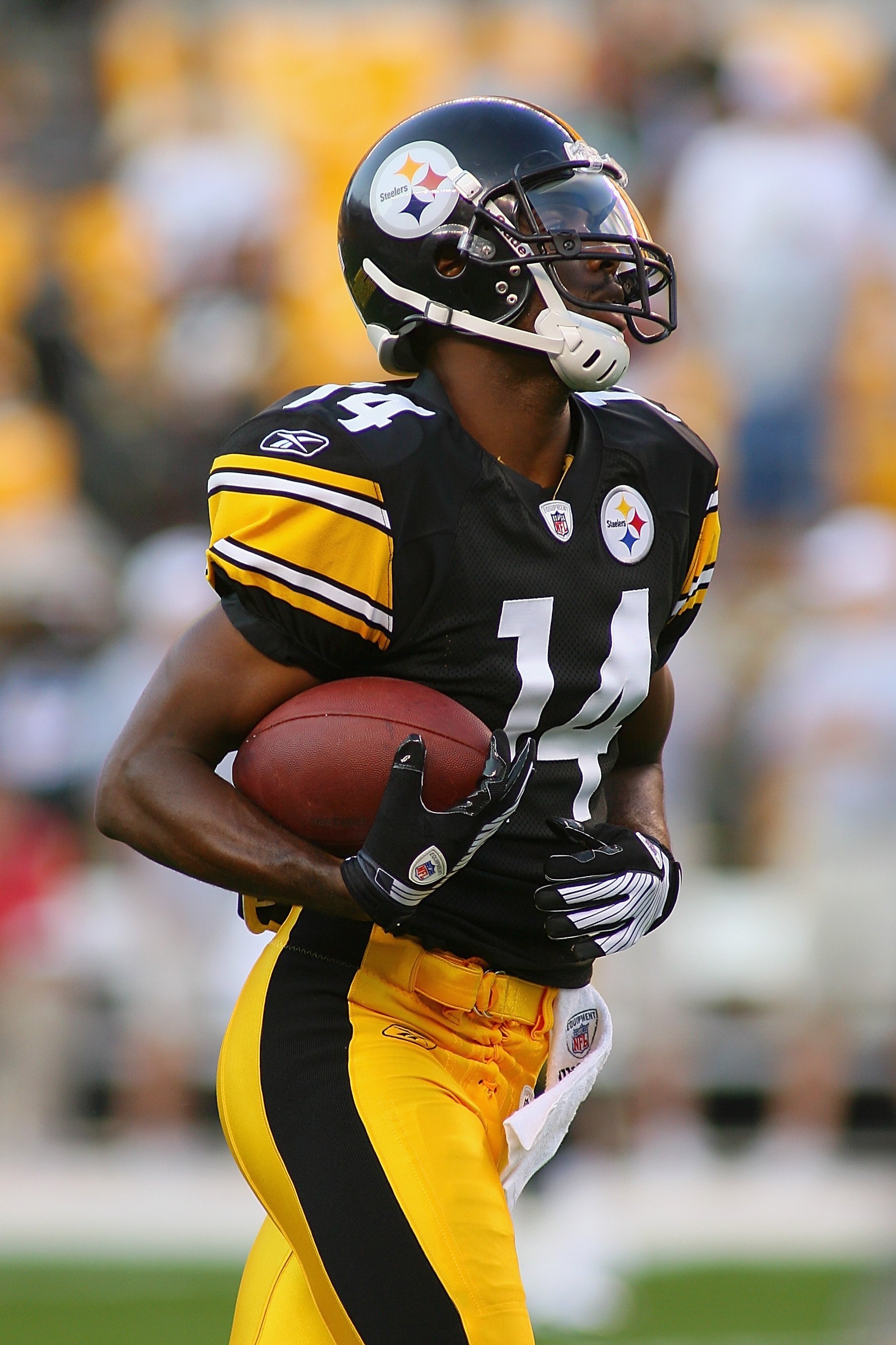 PITTSBURGH - AUGUST 13:  Limas Sweed #14 of the Pittsburgh Steelers warms up prior to the preseason NFL game against the Arizona Cardinals at Heinz Field on August 13, 2009 in Pittsburgh, Pennsylvania.  The Steelers won 20-10.  (Photo by Rick Stewart/Gett