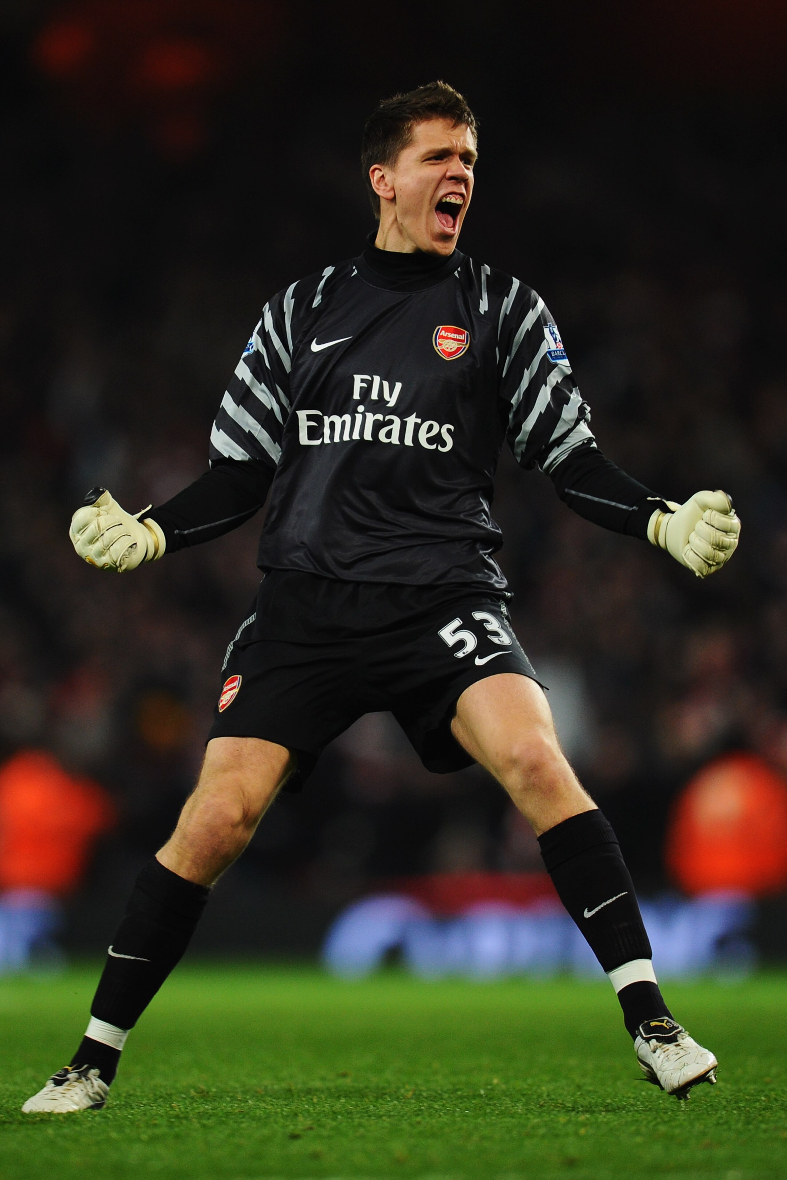 LONDON, ENGLAND - JANUARY 25: Wojciech Szczesny of Arsenal celebrates during the Carling Cup Semi Final Second Leg match between Arsenal and Ipswich Town at Emirates Stadium on January 25, 2011 in London, England. (Photo by Clive Mason/Getty Images) LONDON, ENGLAND - JANUARY 25: Wojciech Szczesny of Arsenal celebrates during the Carling Cup Semi Final Second Leg match between Arsenal and Ipswich Town at Emirates Stadium on January 25, 2011 in London, England. (Photo by Clive Mason/Getty Images)