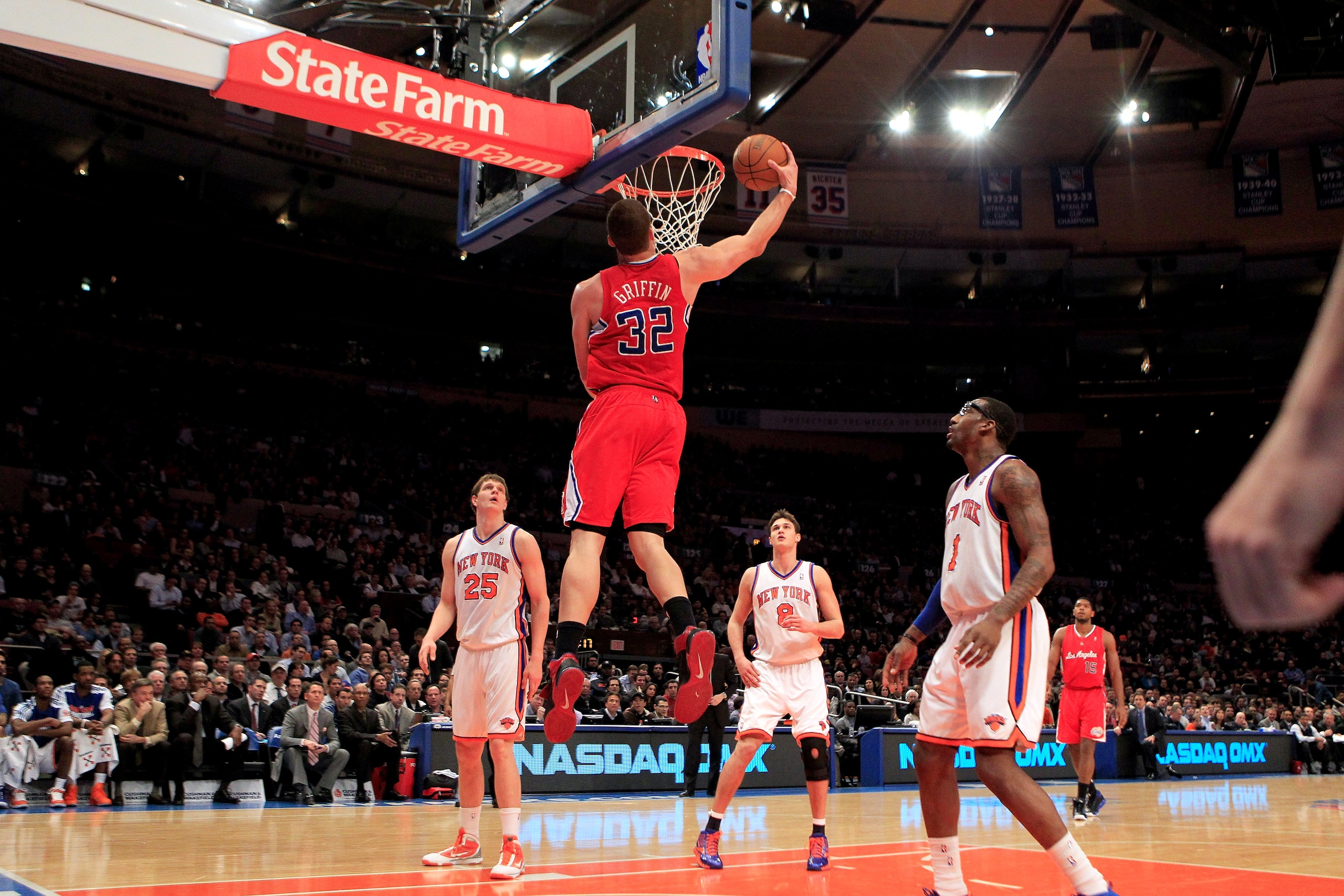 NEW YORK, NY - FEBRUARY 09:  Blake Griffin #32 of the Los Angeles Clippers dunks the ball against the New York Knicks at Madison Square Garden on February 9, 2011 in New York City. NOTE TO USER: User expressly acknowledges and agrees that, by downloading