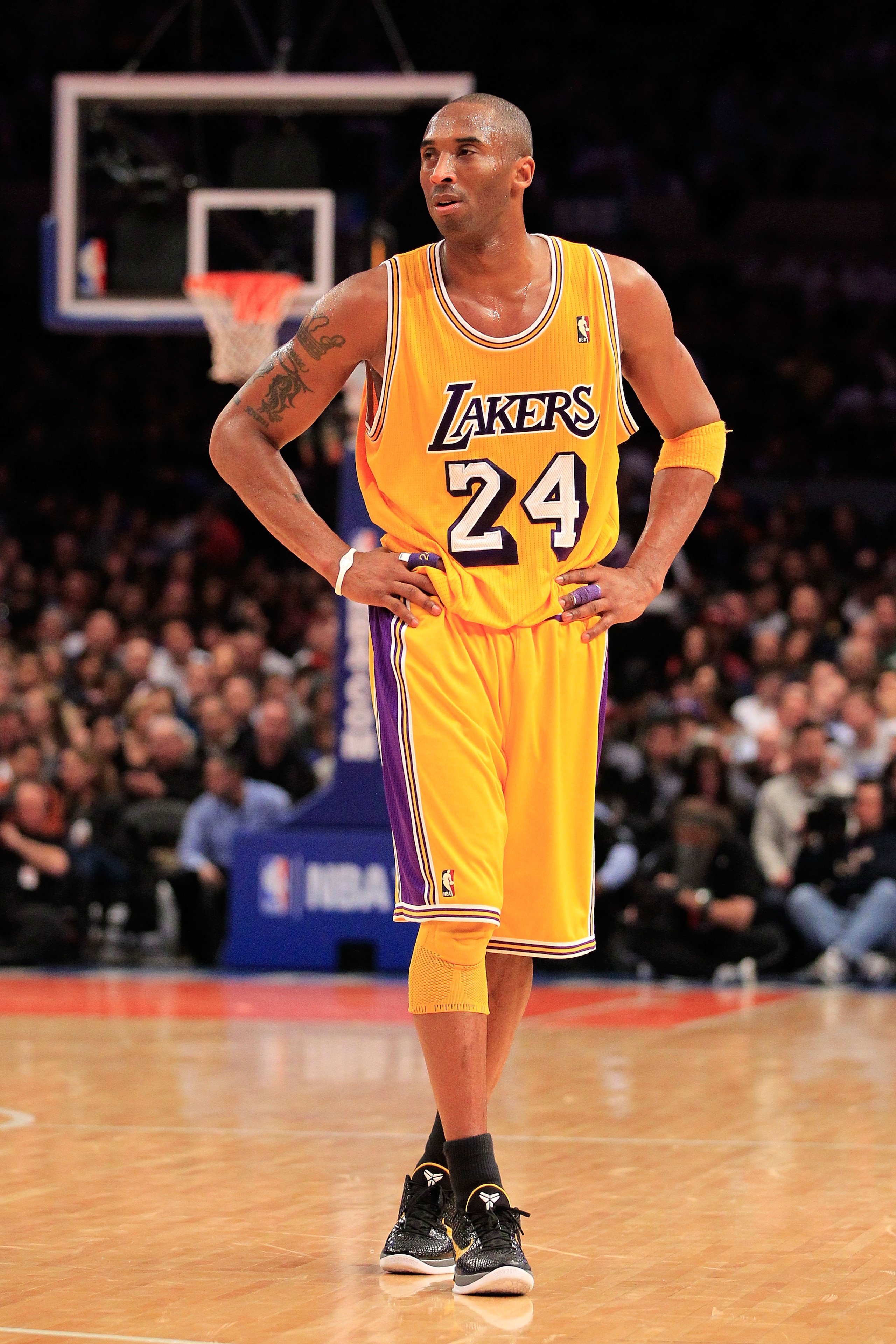 NEW YORK, NY - FEBRUARY 11: Kobe Bryant #24 of the Los Angeles Lakers on the court against the New York Knicks at Madison Square Garden on February 11, 2011 in New York City. NOTE TO USER: User expressly acknowledges and agrees that, by downloading and/or