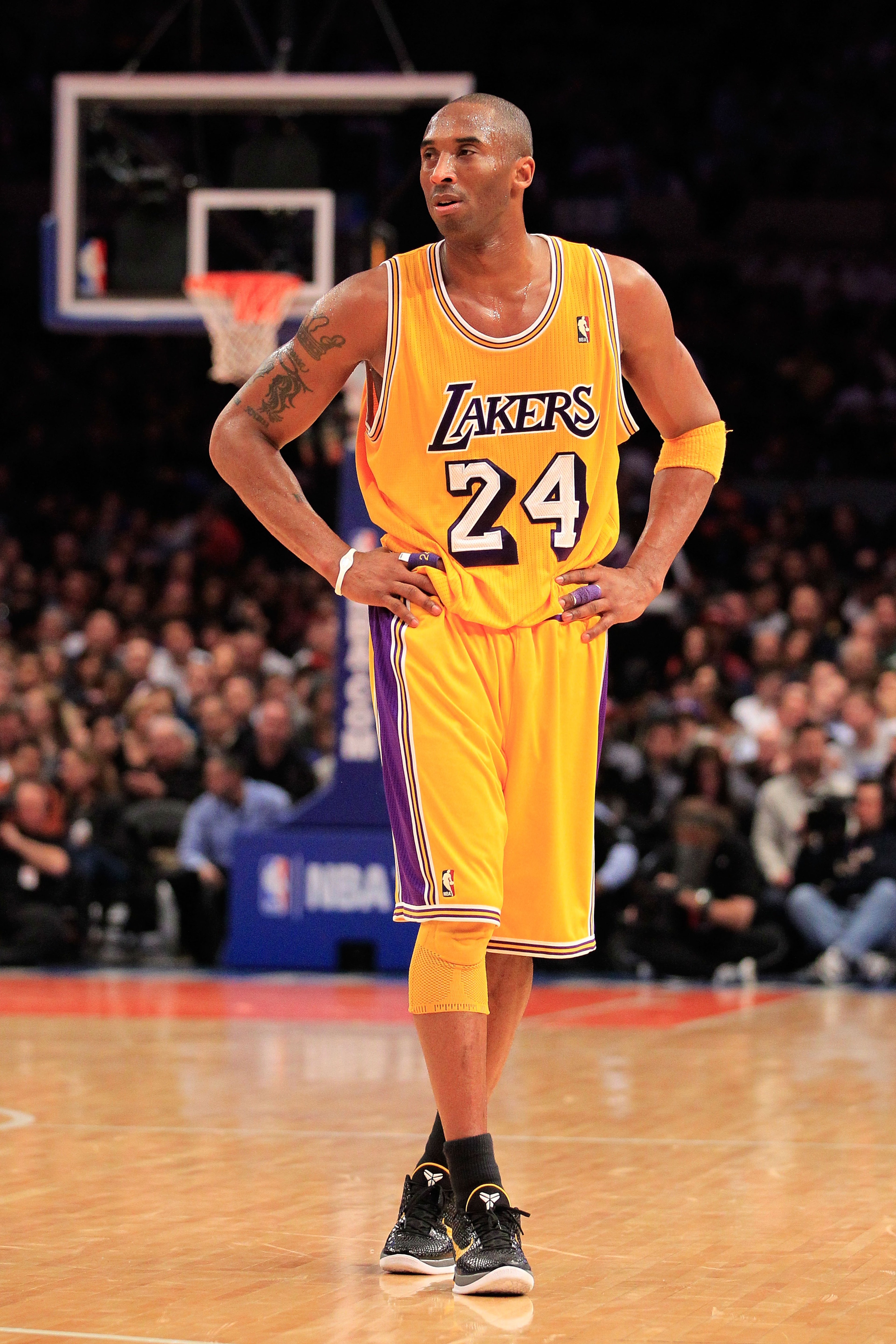 NEW YORK, NY - FEBRUARY 11: Kobe Bryant #24 of the Los Angeles Lakers on the court against the New York Knicks at Madison Square Garden on February 11, 2011 in New York City. NOTE TO USER: User expressly acknowledges and agrees that, by downloading and/or
