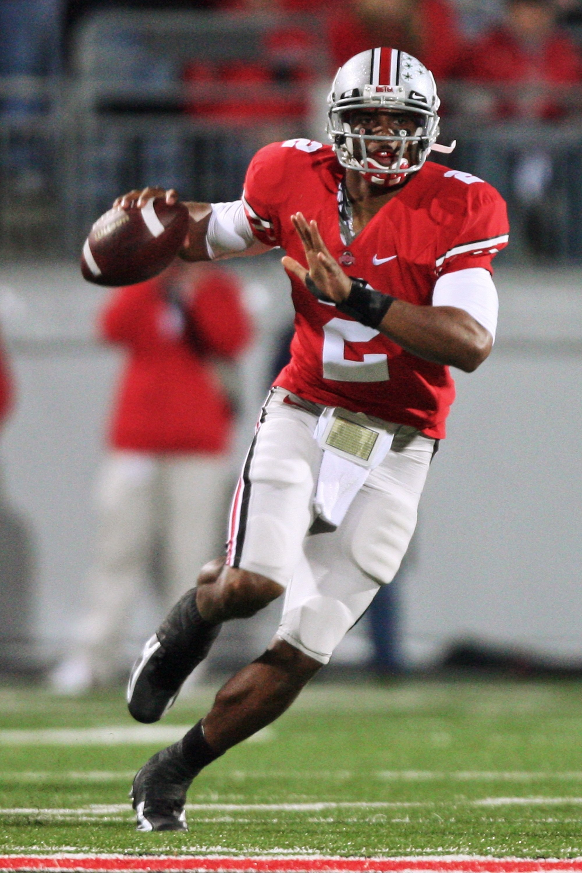 COLUMBUS, OH - OCTOBER 25: Quarterback Terrell Pryor #2 of the Ohio State Buckeyes looks for an open receiver against the Penn State Nittany Lions on October 25, 2008 at Ohio Stadium in Columbus, Ohio.  (Photo by Jamie Sabau/Getty Images)