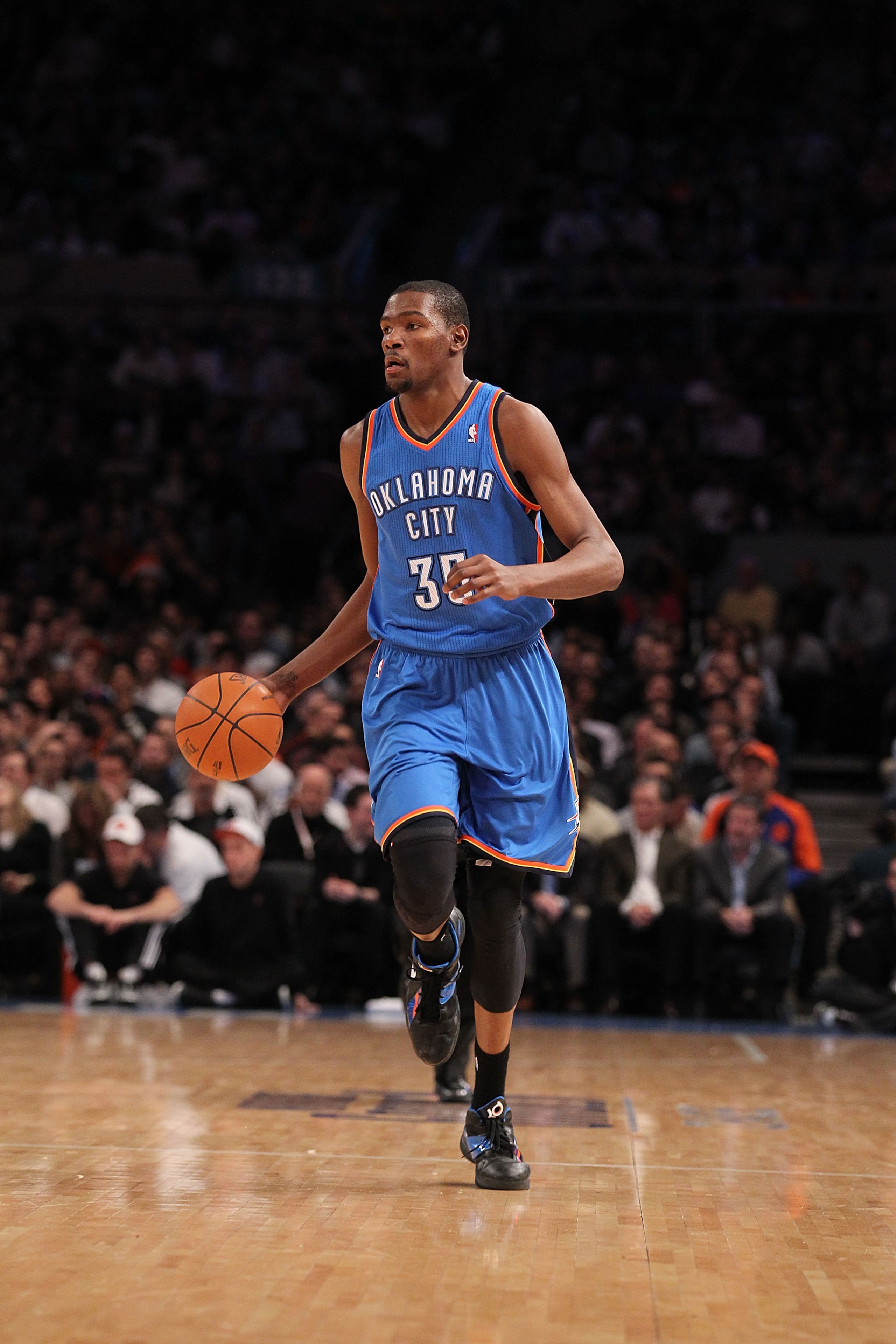 NEW YORK - DECEMBER 22:  Kevin Durant of the Oklahoma City Thunder in action against the New York Knicks at Madison Square Garden on December 22, 2010 in New York, New York.   NOTE TO USER: User expressly acknowledges and agrees that, by downloading and/o