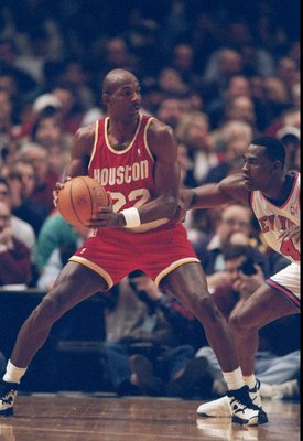 19 Feb 1995:  Guard Clyde Drexler of the Houston Rockets moves the ball during a game against the New York Knicks.  The Knicks won the game, 122-117. Mandatory Credit: Jed Jacobsohn  /Allsport