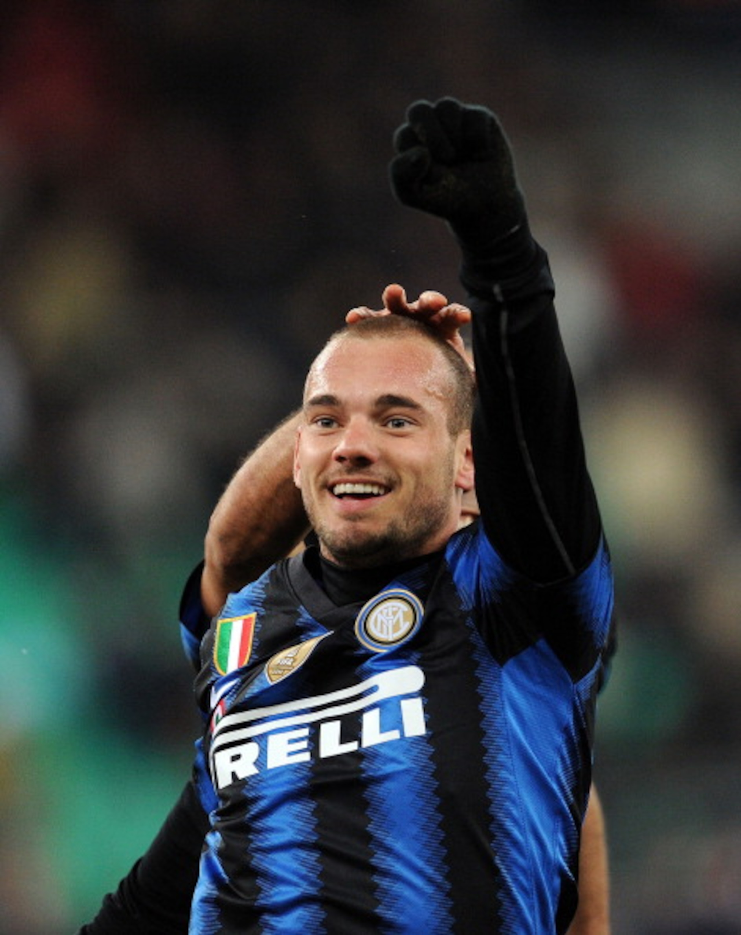BARI, ITALY - FEBRUARY 03:  Wesley Sneijder of Inter celebrates scoring his team's second goal during the Serie A match between AS Bari and FC Intenazionale Milano at Stadio San Nicola on February 3, 2011 in Bari, Italy.  (Photo by Giuseppe Bellini/Getty