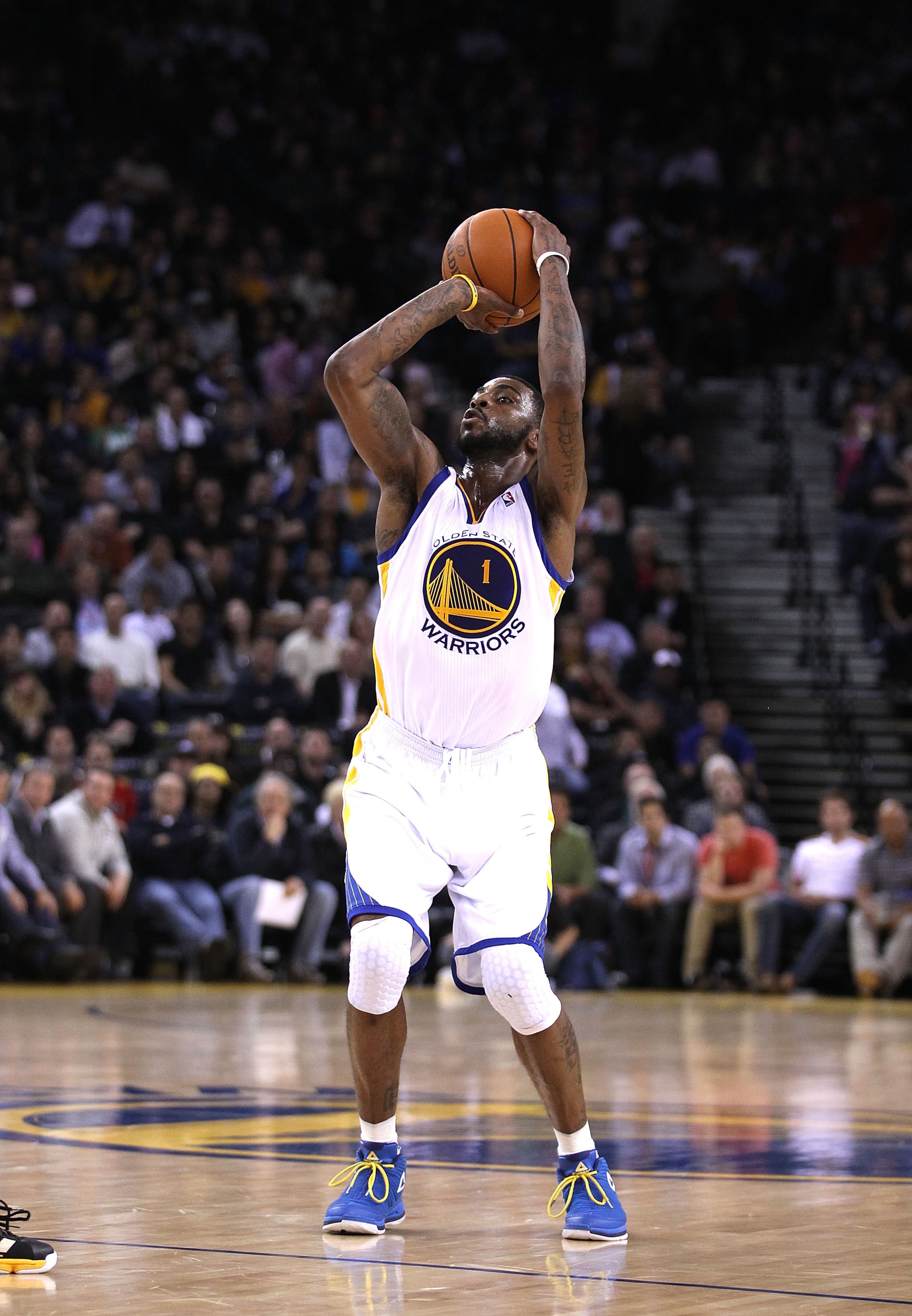 OAKLAND, CA - JANUARY 19:  Dorell Wright #1 of the Golden State Warriors in action against the Indiana Pacers at Oracle Arena on January 19, 2011 in Oakland, California.  NOTE TO USER: User expressly acknowledges and agrees that, by downloading and or usi