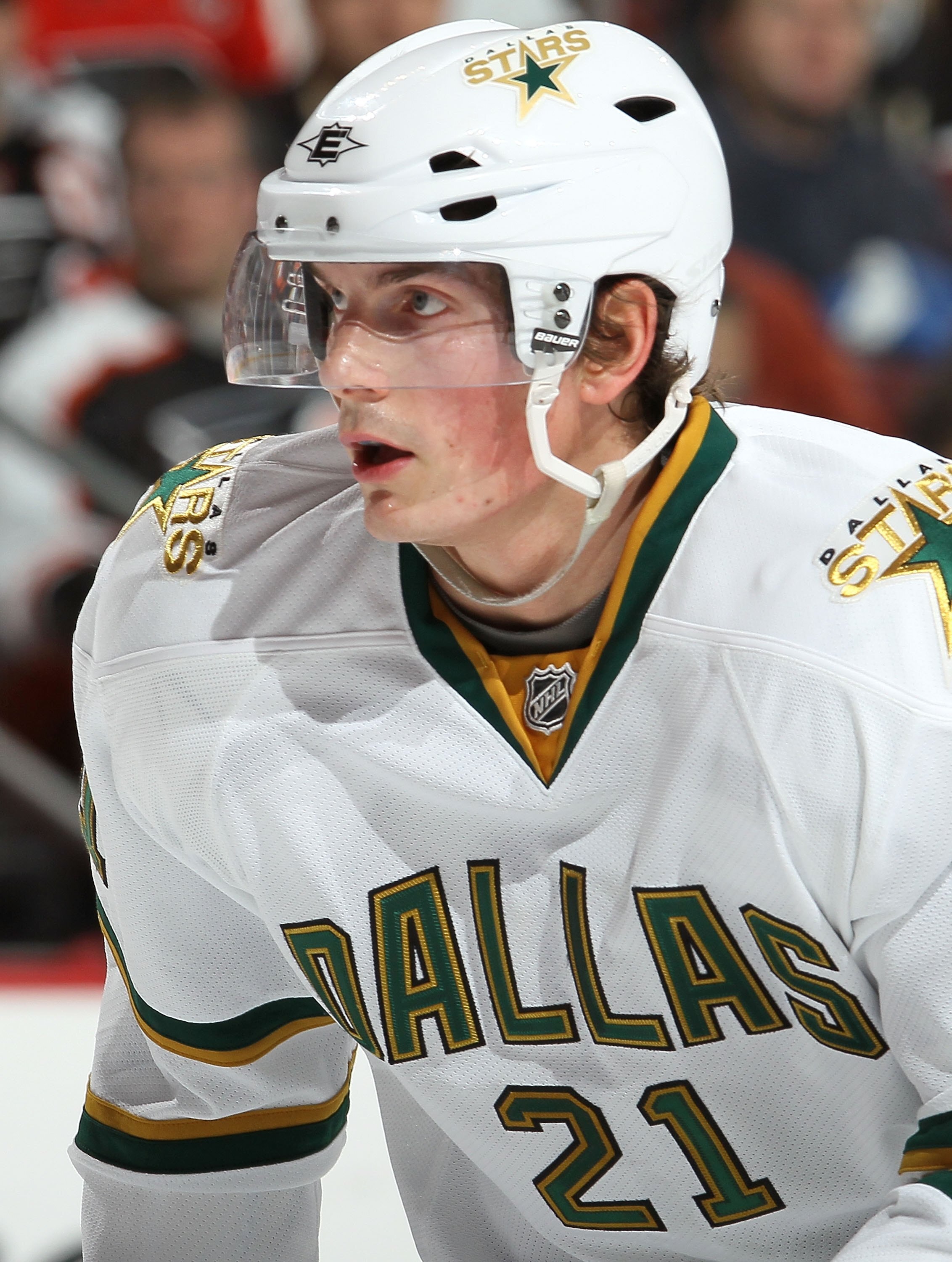 PHILADELPHIA, PA - FEBRUARY 05:  Loui Eriksson #21 of the Dallas Stars skates against the Philadelphia Flyers on February 5, 2011 at Wells Fargo Center in Philadelphia, Pennsylvania. The Flyers defeated the Stars 3-1.  (Photo by Jim McIsaac/Getty Images)