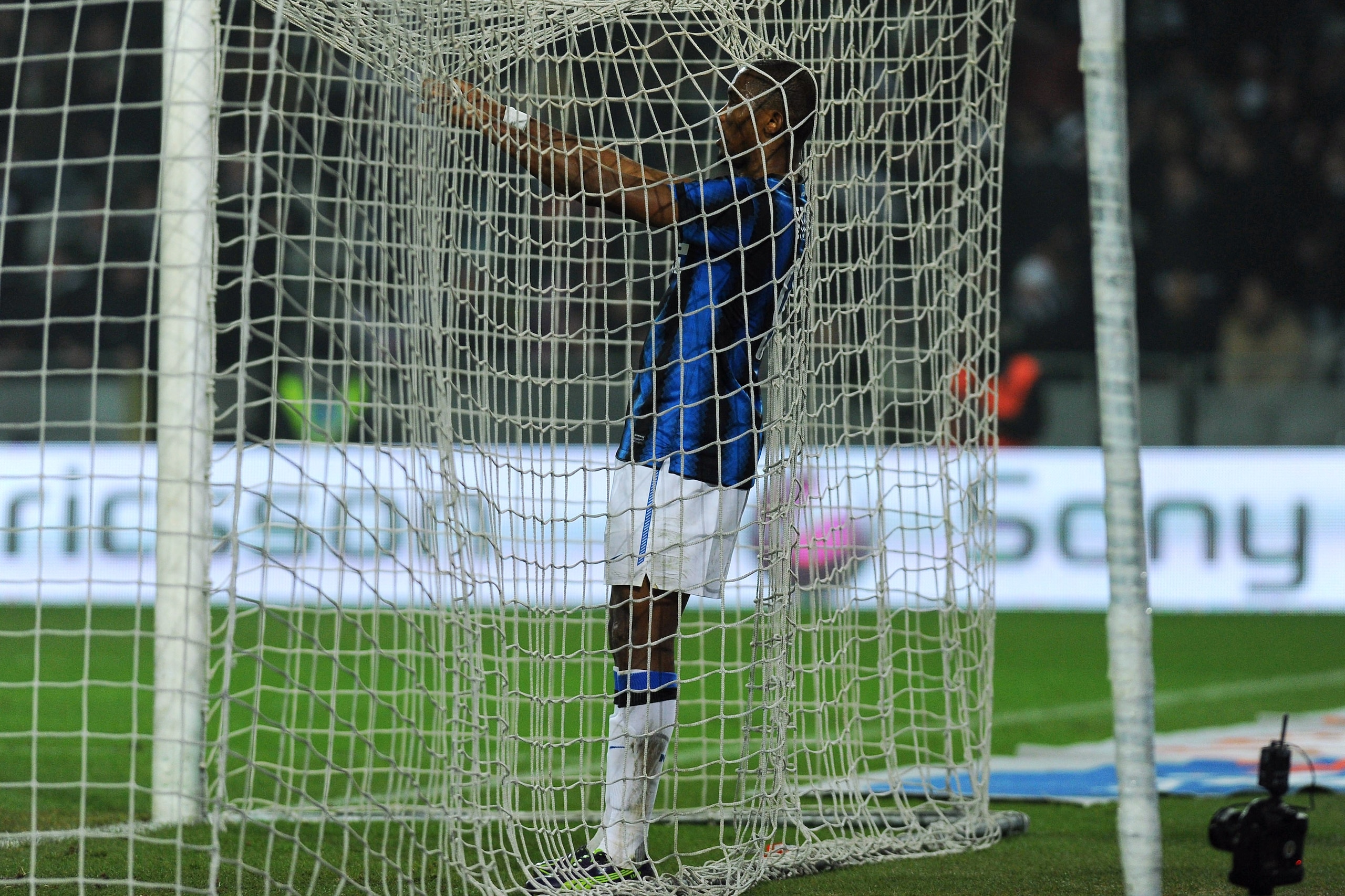 TURIN, ITALY - FEBRUARY 13:  Samuel Eto'o of FC Internazionale Milano reacts during the Serie A match between Juventus FC and FC Internazionale Milano at Olimpico Stadium on February 13, 2011 in Turin, Italy.  (Photo by Valerio Pennicino/Getty Images)