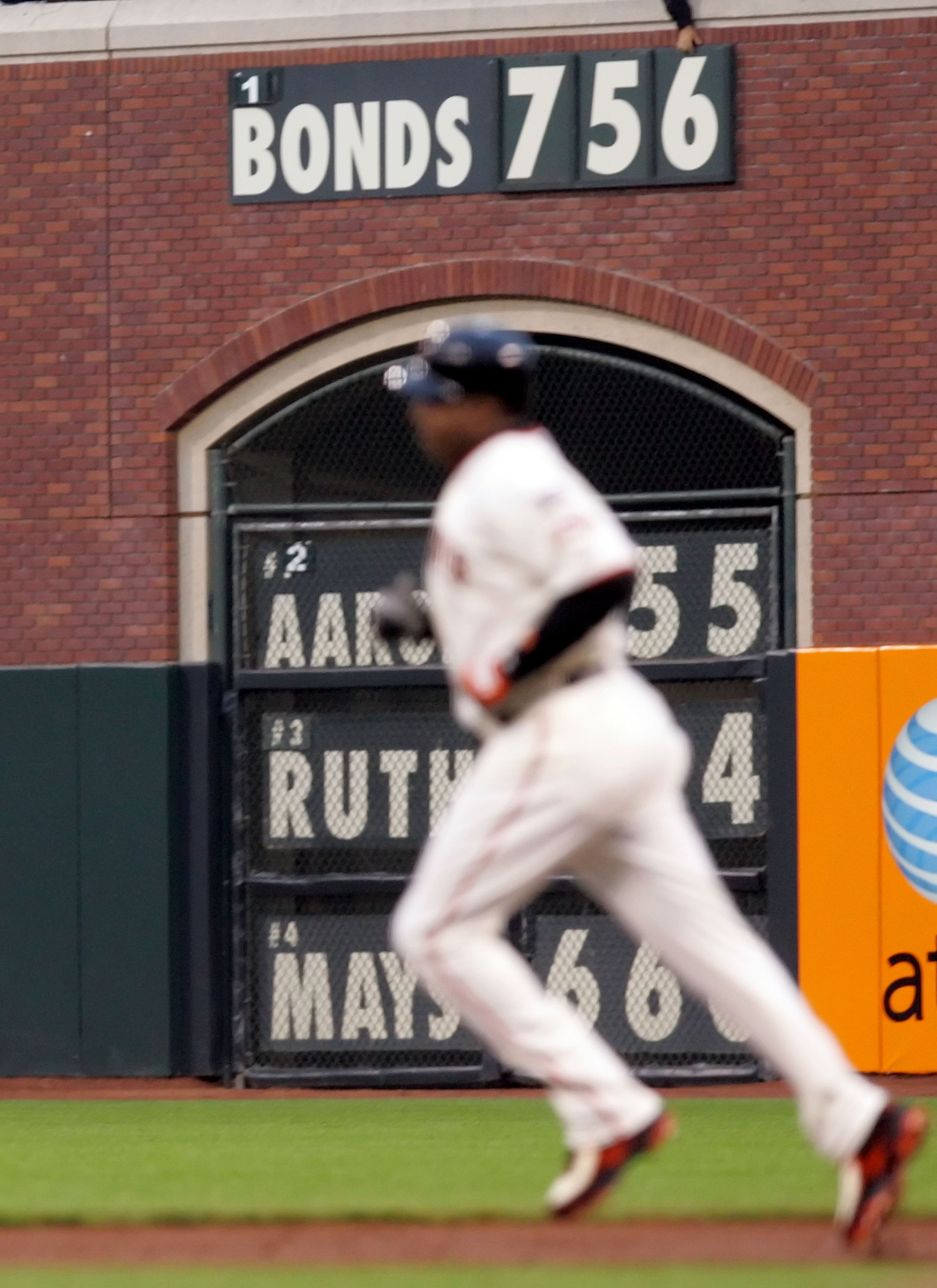 San Francisco Giants Barry Bonds, #25, reacts after getting hit by