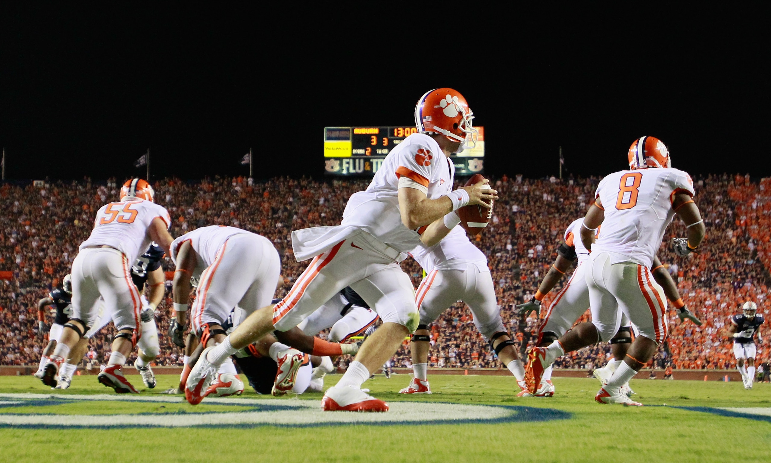 AUBURN, AL - SEPTEMBER 18:  Quarterback Kyle Parker #11 of the Clemson Tigers against the Auburn Tigers at Jordan-Hare Stadium on September 18, 2010 in Auburn, Alabama.  (Photo by Kevin C. Cox/Getty Images)