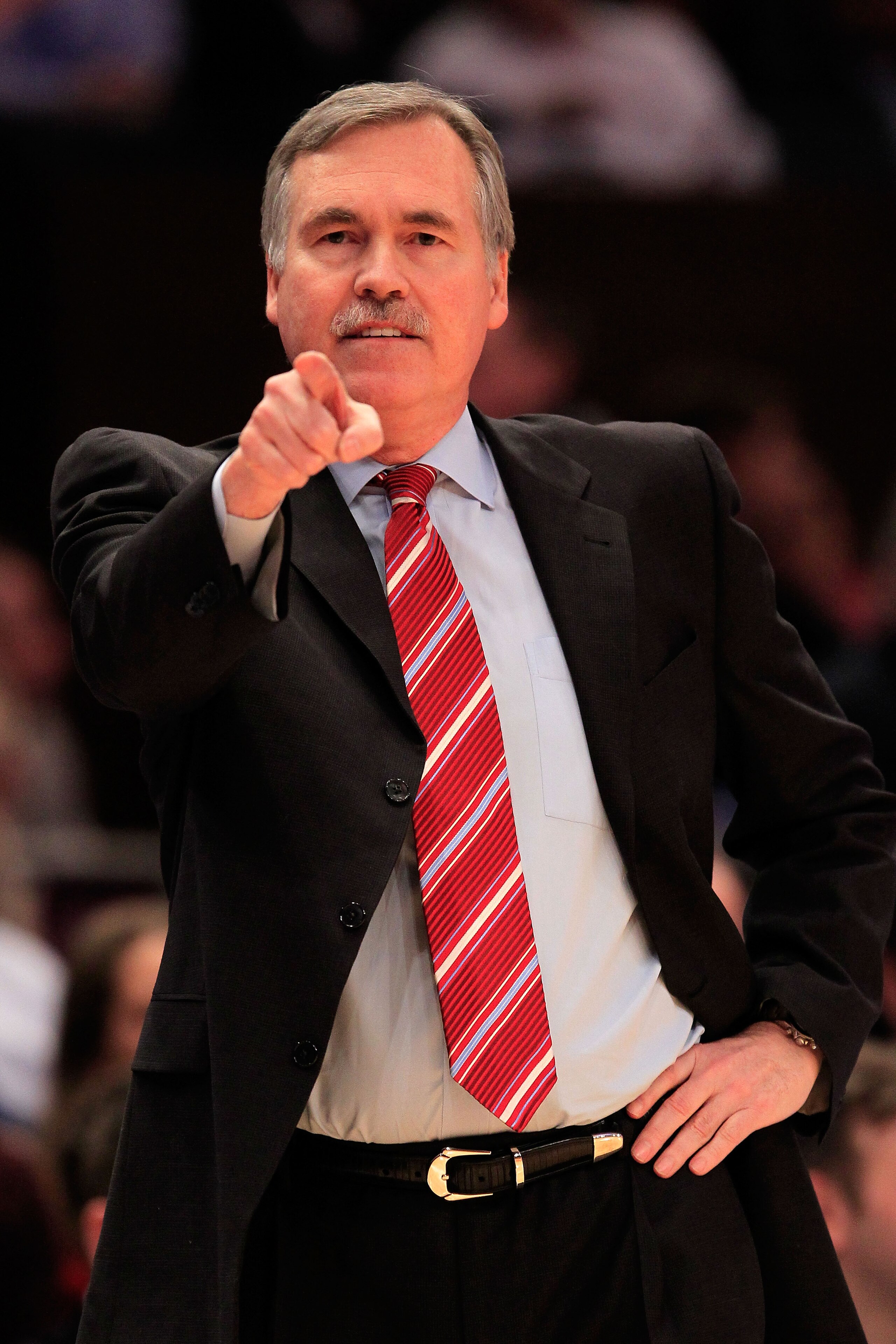 NEW YORK, NY - FEBRUARY 09: Head coach Mike D'Antoni of the New York Knicks gestures from the sideline during the game against the Los Angeles Clippers at Madison Square Garden on February 9, 2011 in New York City. NOTE TO USER: User expressly acknowledg NEW YORK, NY - FEBRUARY 09: Head coach Mike D'Antoni of the New York Knicks gestures from the sideline during the game against the Los Angeles Clippers at Madison Square Garden on February 9, 2011 in New York City. NOTE TO USER: User expressly acknowledg