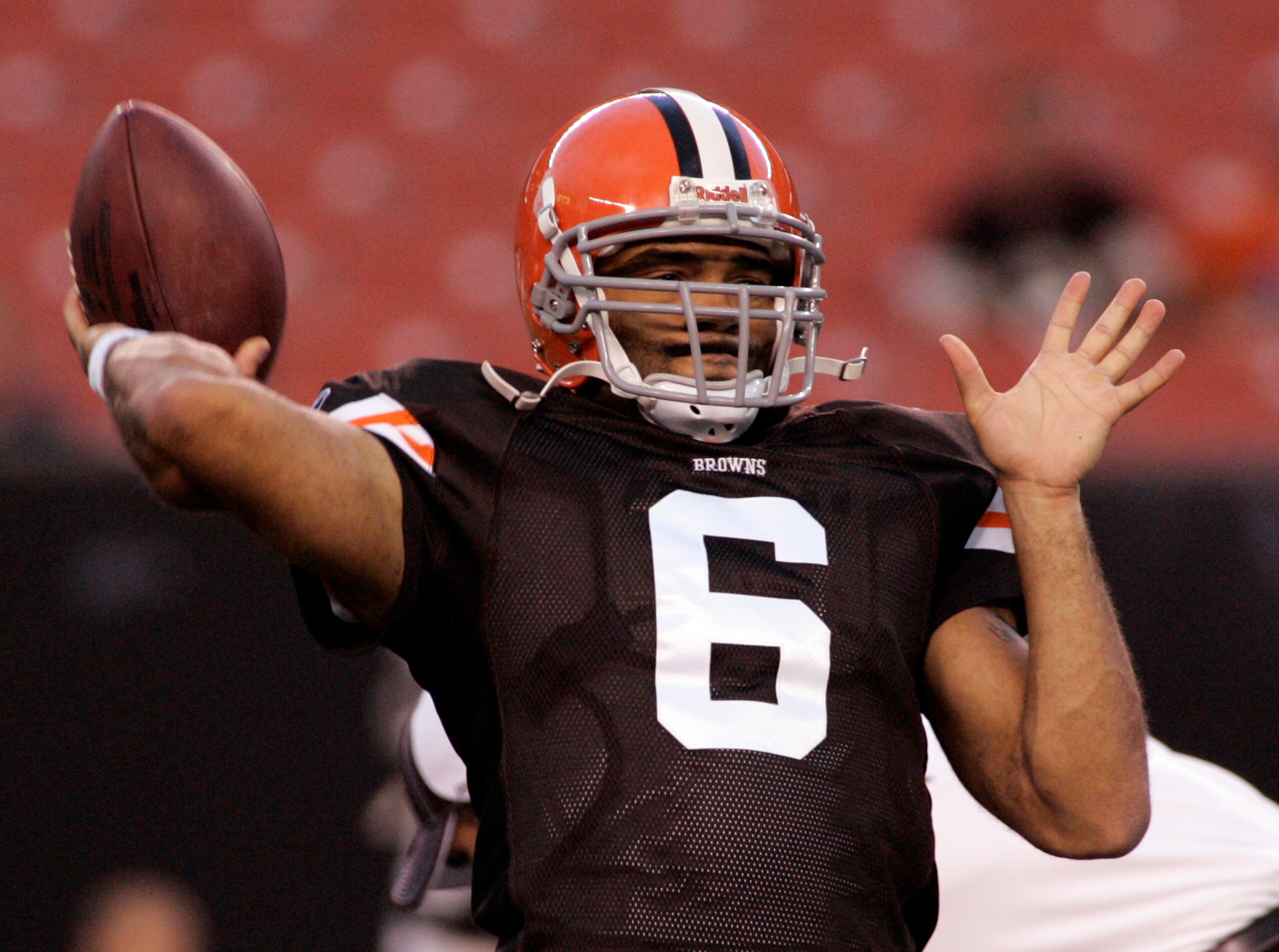 CLEVELAND - SEPTEMBER 2: Seneca Wallace #6 of the Cleveland Browns warms up before the preseason game against the Chicago Bears on September 2, 2010 at Cleveland Browns Stadium in Cleveland, Ohio. The Browns defeated the Bears 13-10. (Photo by Justin K. A CLEVELAND - SEPTEMBER 2: Seneca Wallace #6 of the Cleveland Browns warms up before the preseason game against the Chicago Bears on September 2, 2010 at Cleveland Browns Stadium in Cleveland, Ohio. The Browns defeated the Bears 13-10. (Photo by Justin K. A
