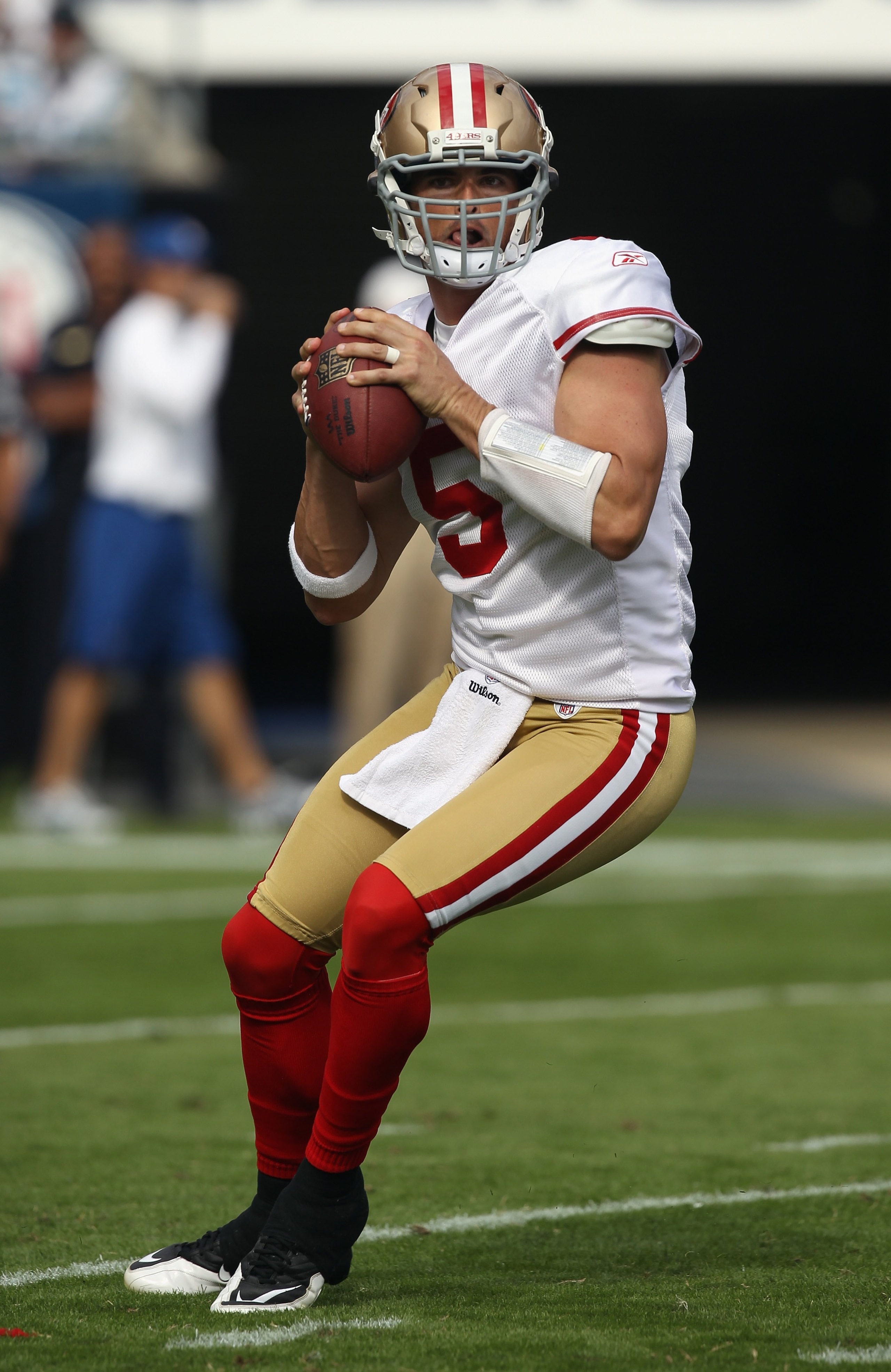 CHARLOTTE, NC - OCTOBER 24:  David Carr #5 of the San Francisco 49ers against the Carolina Panthers during their game at Bank of America Stadium on October 24, 2010 in Charlotte, North Carolina.  (Photo by Streeter Lecka/Getty Images)