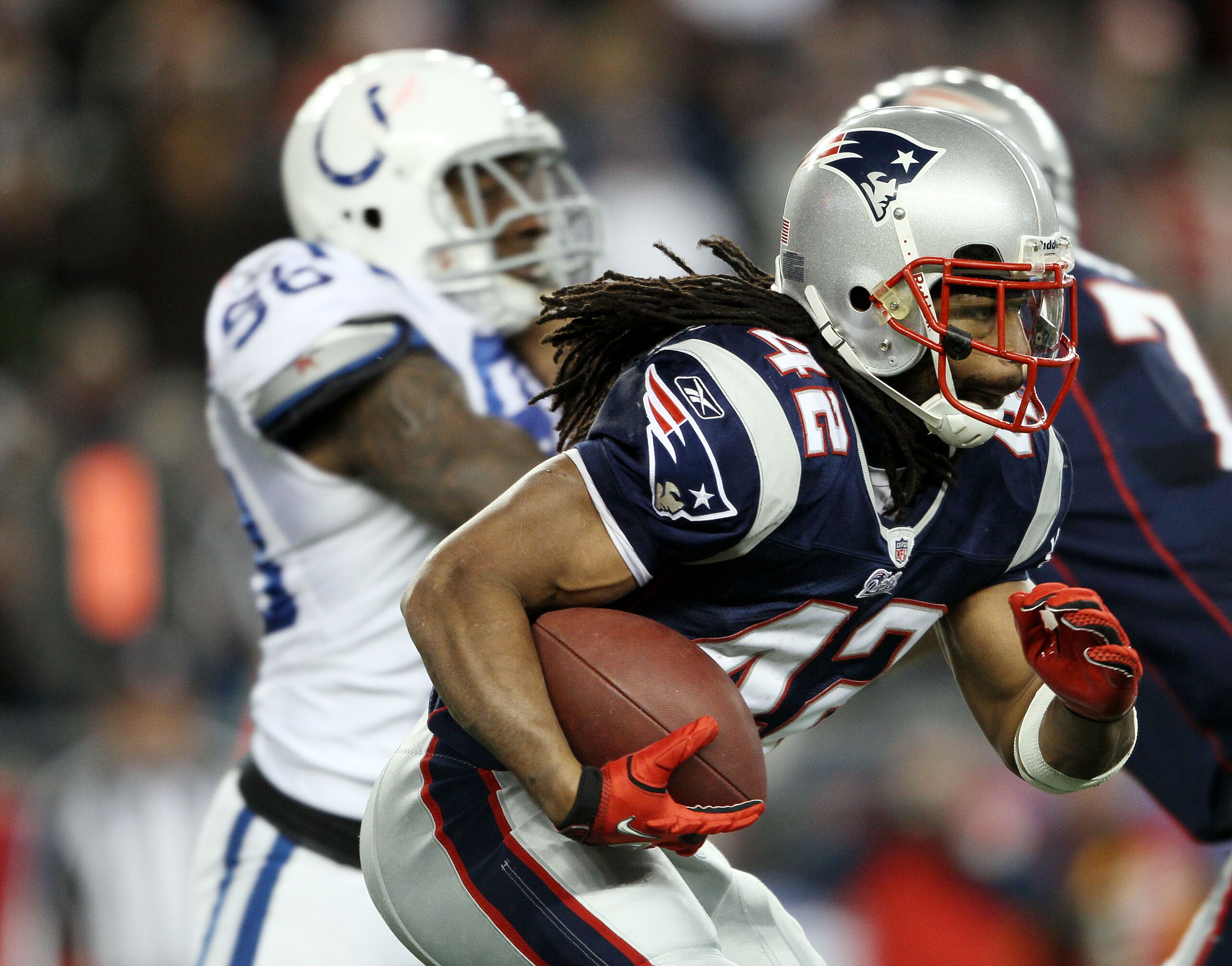 FOXBORO, MA - NOVEMBER 21: BenJarvus Green-Ellis #42 of the New England Patriots carries the ball in the first half against the Indianapolis Colts on November 21, 2010 at Gillette Stadium in Foxboro, Massachusetts. The Patriots defeated the Colts 31-28. FOXBORO, MA - NOVEMBER 21: BenJarvus Green-Ellis #42 of the New England Patriots carries the ball in the first half against the Indianapolis Colts on November 21, 2010 at Gillette Stadium in Foxboro, Massachusetts. The Patriots defeated the Colts 31-28.