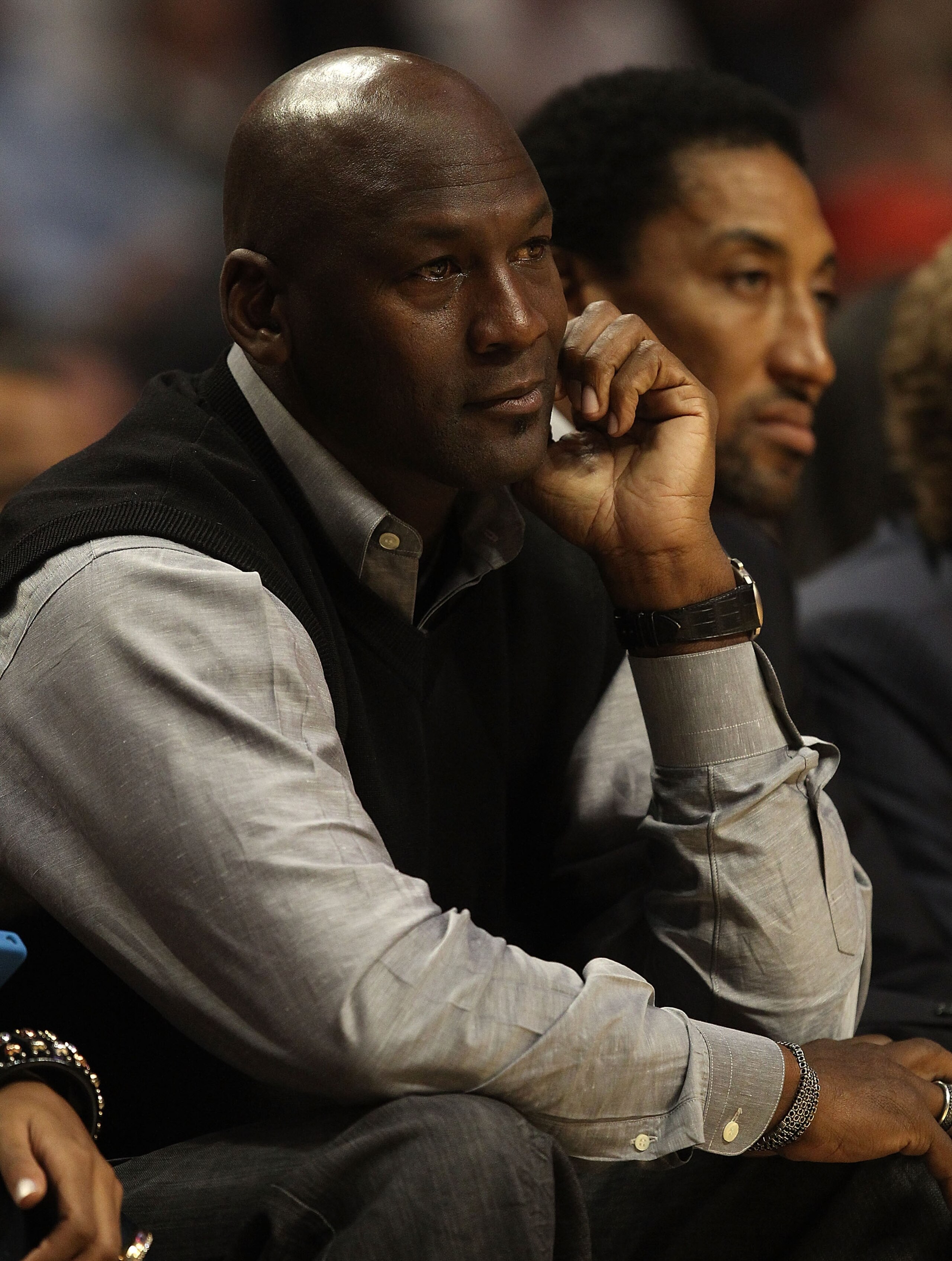 CHICAGO, IL - FEBRUARY 15: Former players Michael Jordan and Scottie Pippen of the Chicago Bulls watch a game between the Bulls and the Charlotte Bobcats at the United Center on February 15, 2011 in Chicago, Illinois. The Bulls defeated the Bobcats 106-94