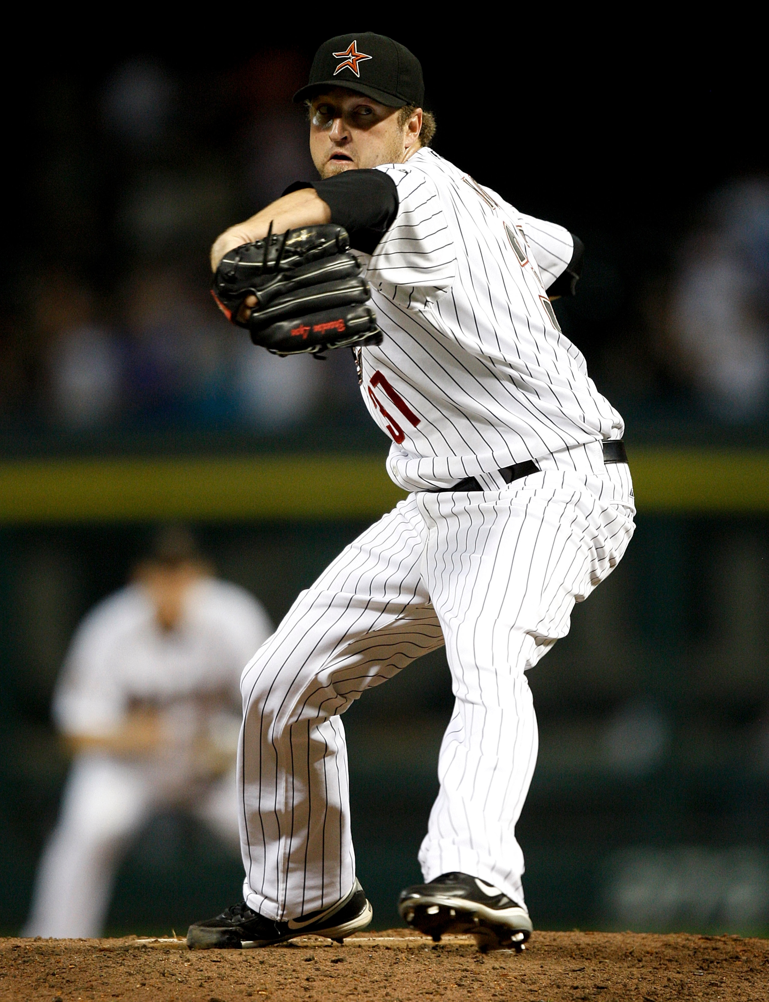 HOUSTON - AUGUST 19:  Pitcher Brandon Lyon #37 of the Houston Astros throws in the ninth inning against the New York Mets agt Minute Maid Park on August 19, 2010 in Houston, Texas.  (Photo by Bob Levey/Getty Images)