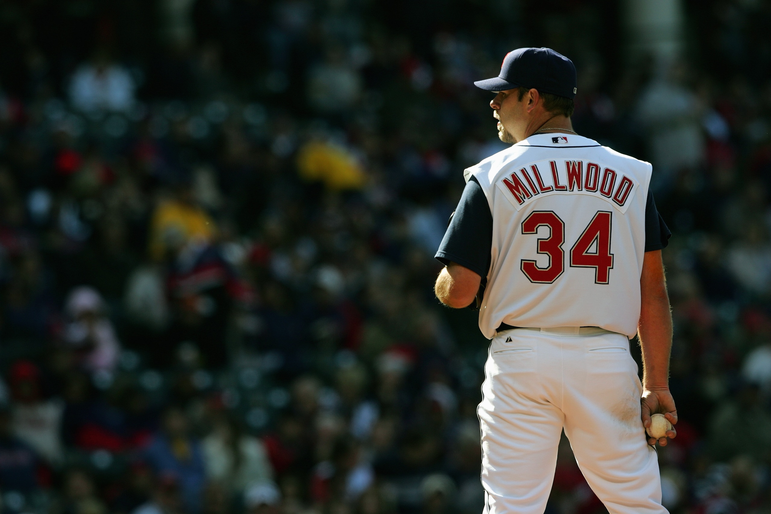 CLEVELAND - APRIL 11:  Kevin Millwood #34 of the Cleveland Indians readies to pitch against the Chicago White Sox during the game on April 11, 2005 at Jacobs Field in Cleveland, Ohio.  The White Sox defeated the Indians 2-1.  (Photo by Andy Lyons/Getty Im